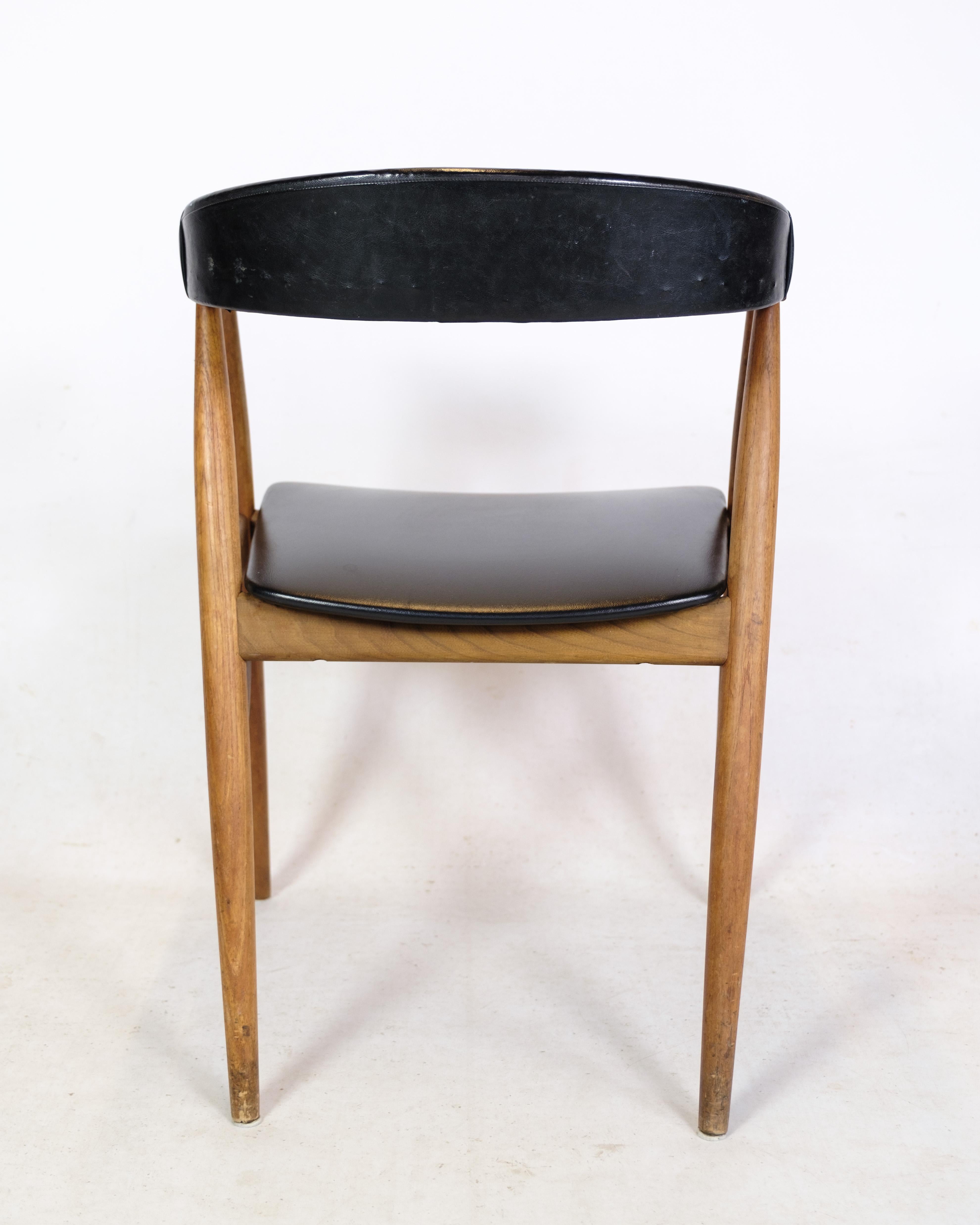 Set of eight dining chairs In Teak wood by Aksel Bender and Ejnar Larsen, 1960 In Good Condition In Lejre, DK