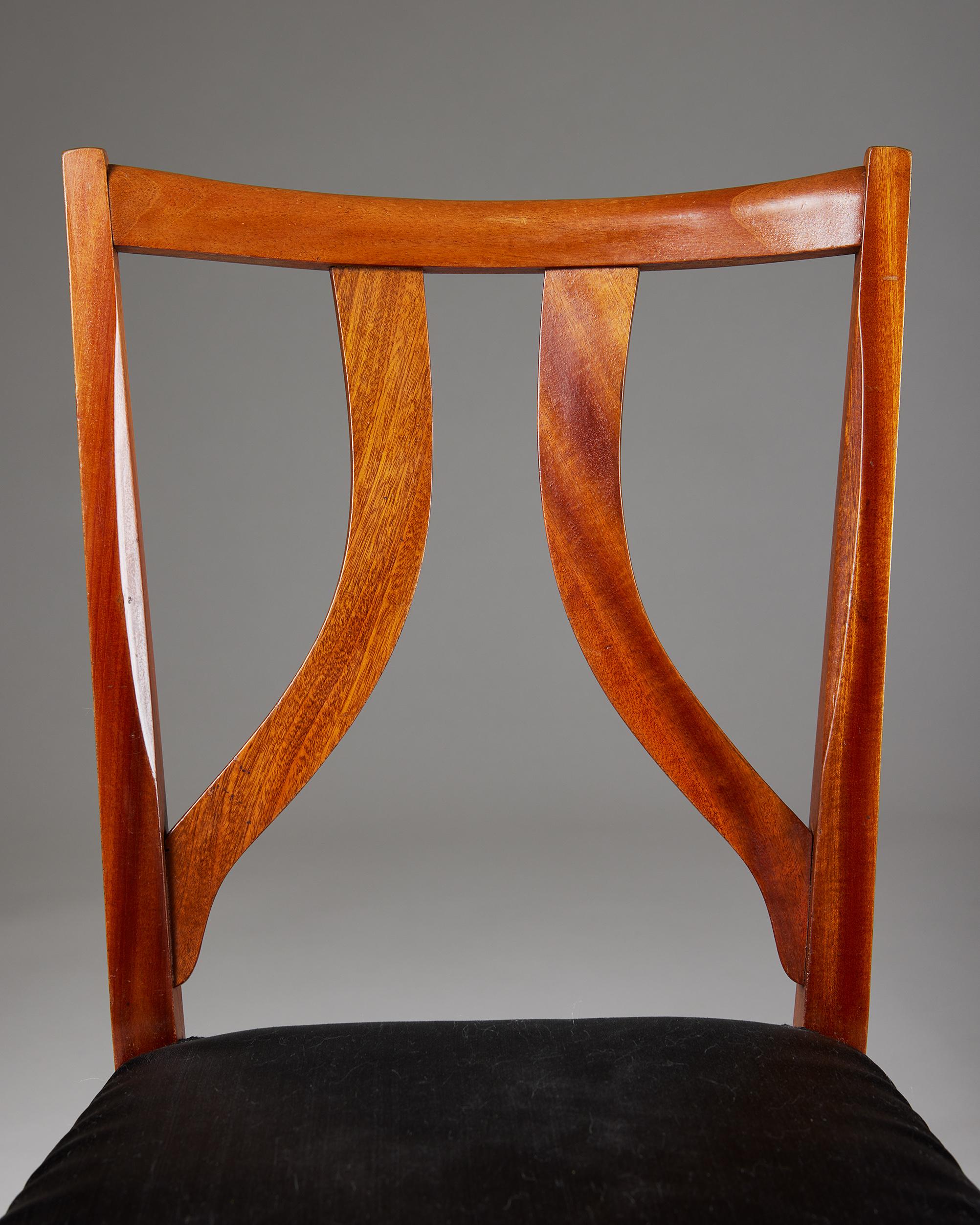 Set of Eight Dining Chairs Model 2027 Designed by Josef Frank for Svenskt Tenn For Sale 3