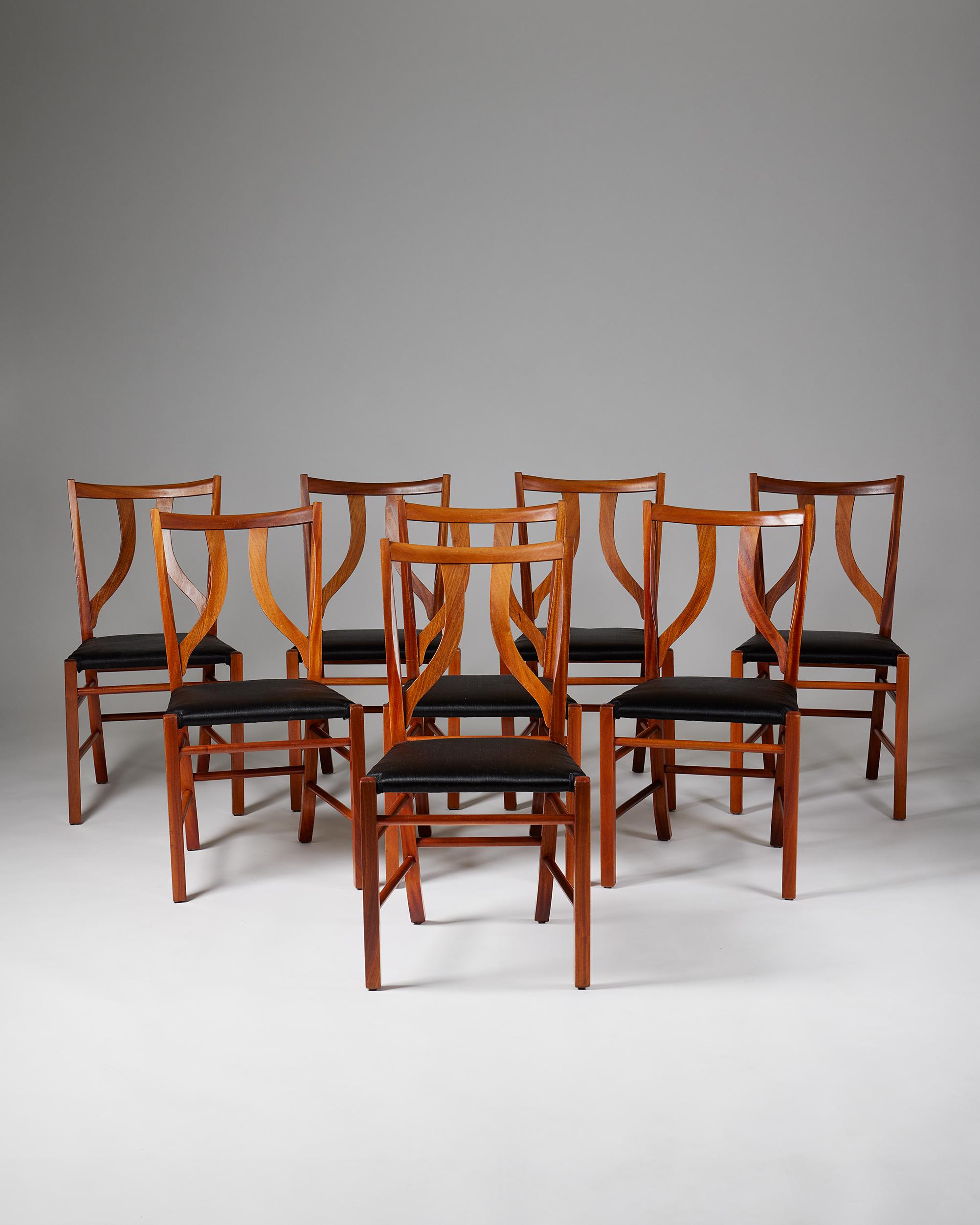 Satz von acht Esszimmerstühlen, Modell 2027, entworfen von Josef Frank für Svenskt Tenn (Moderne der Mitte des Jahrhunderts) im Angebot