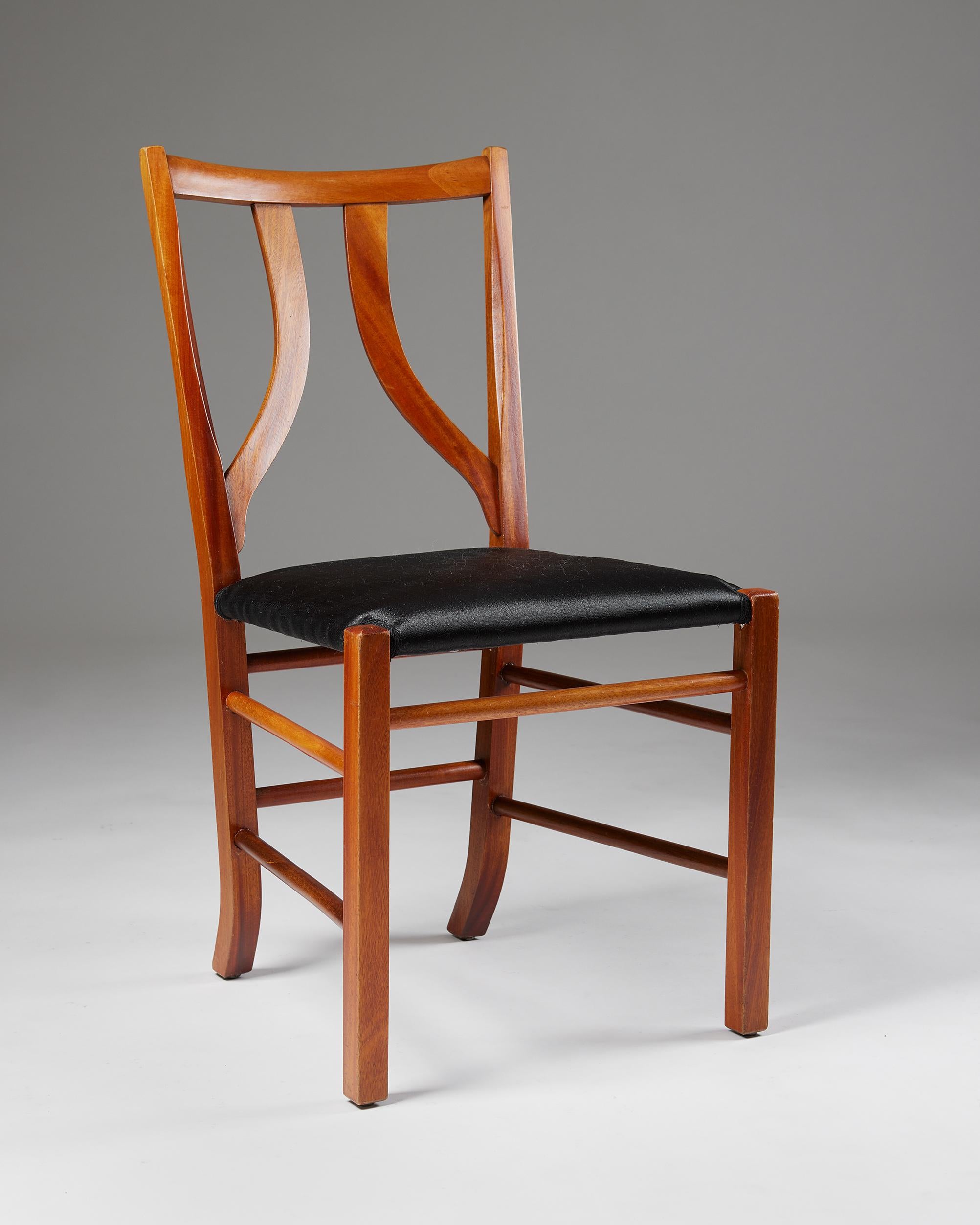 Mid-Century Modern Set of Eight Dining Chairs Model 2027 Designed by Josef Frank for Svenskt Tenn For Sale