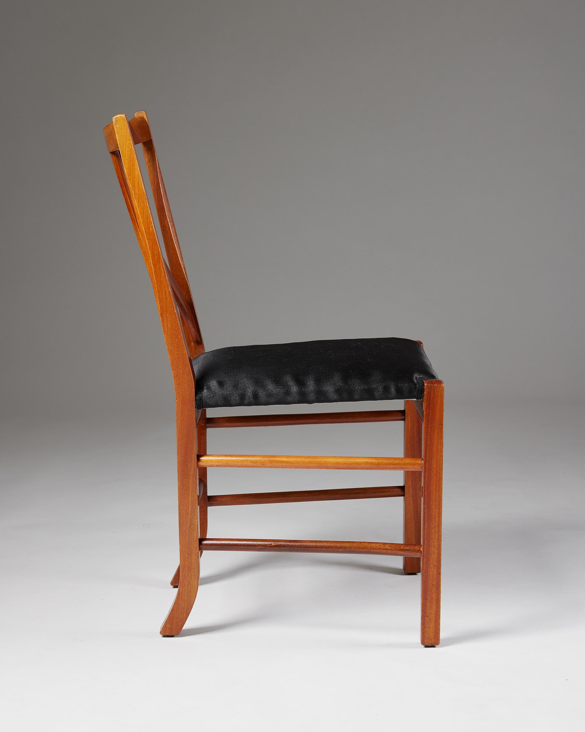 Set of Eight Dining Chairs Model 2027 Designed by Josef Frank for Svenskt Tenn For Sale 1