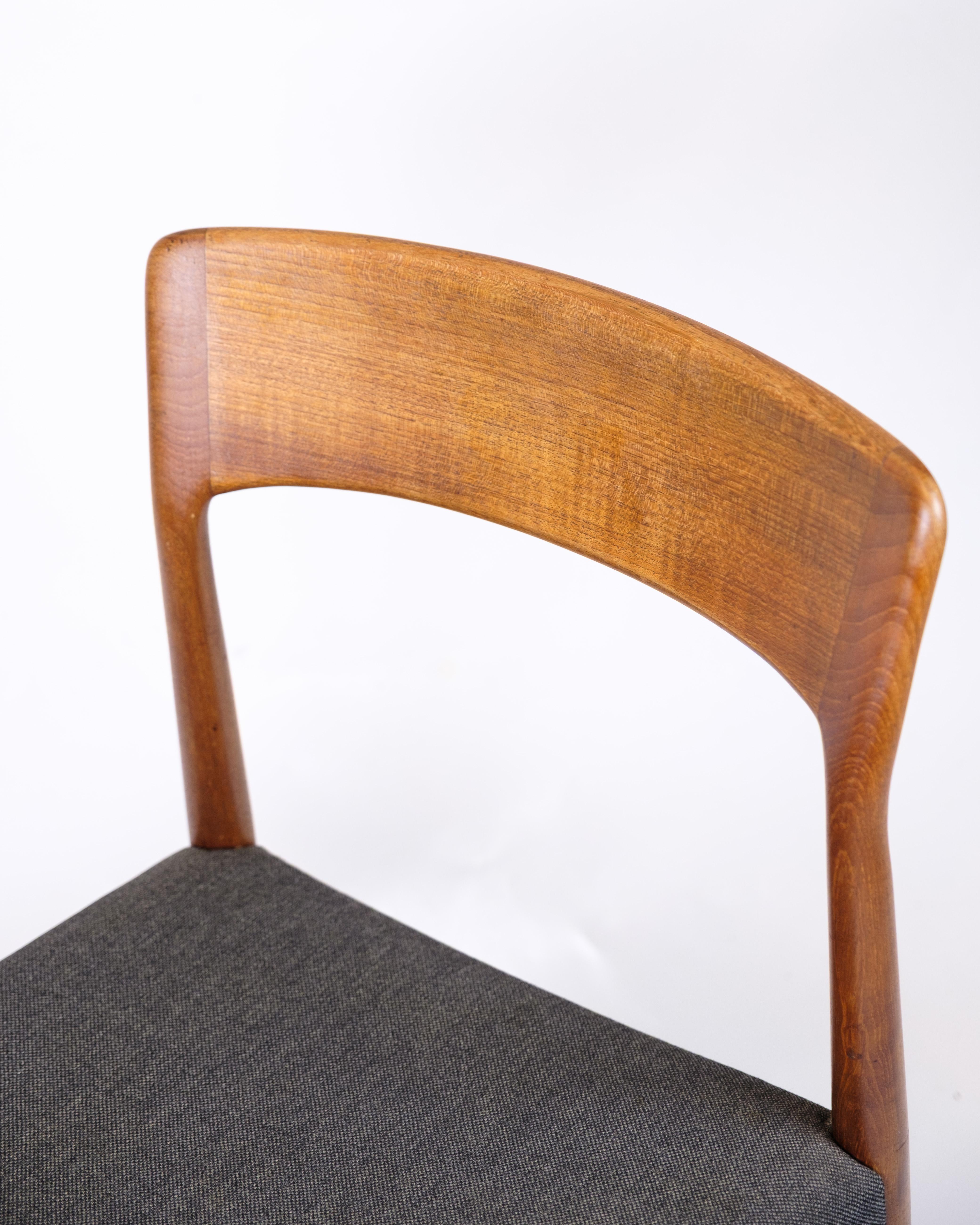 Danese Set di otto sedie da pranzo modello 26 in teak di Henry Kjærnulf degli anni '60 in vendita