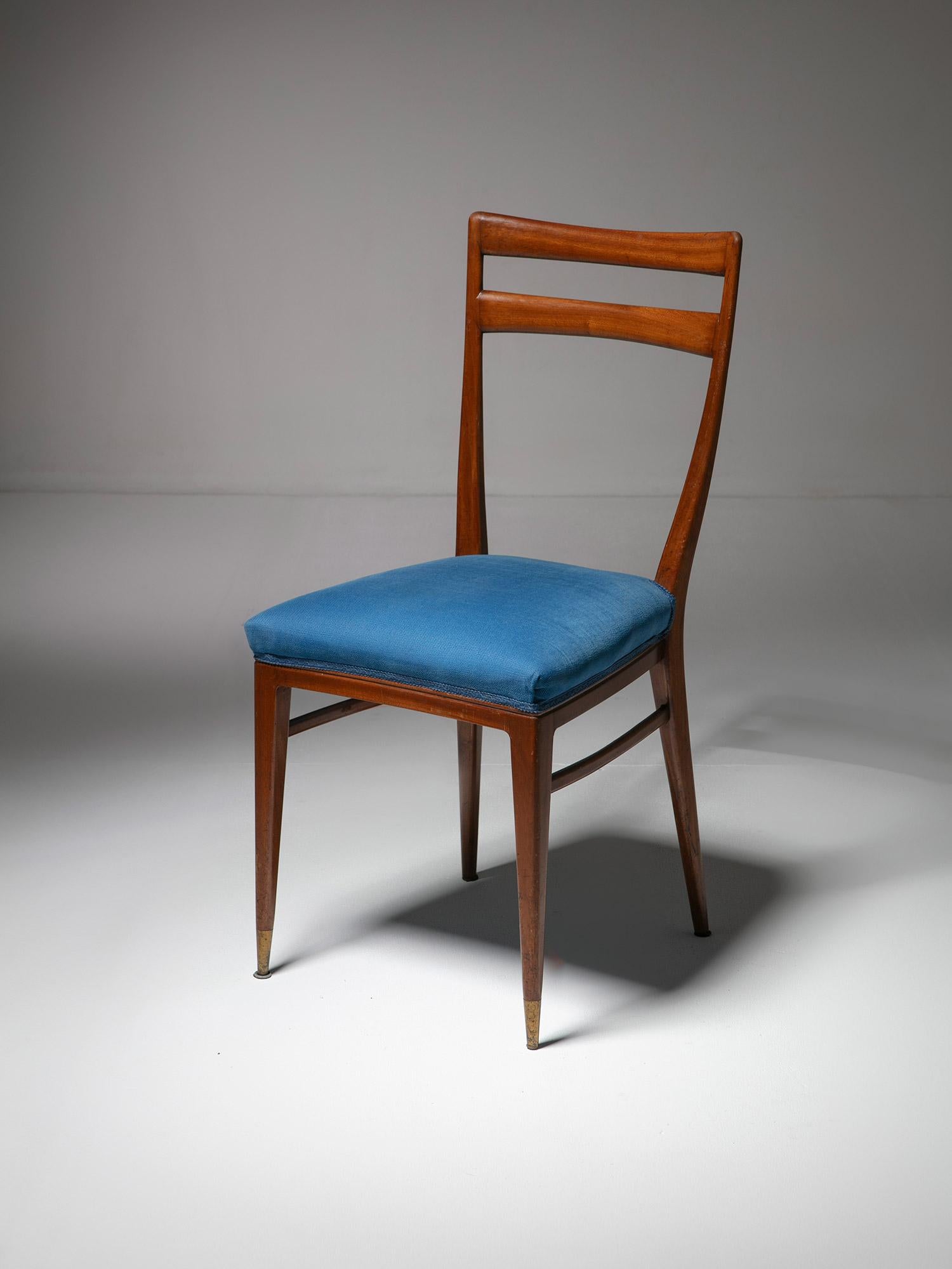 Metà XX secolo Set di otto sedie da pranzo in Wood Brass di La Casa Moderna, Italia, anni '50 in vendita