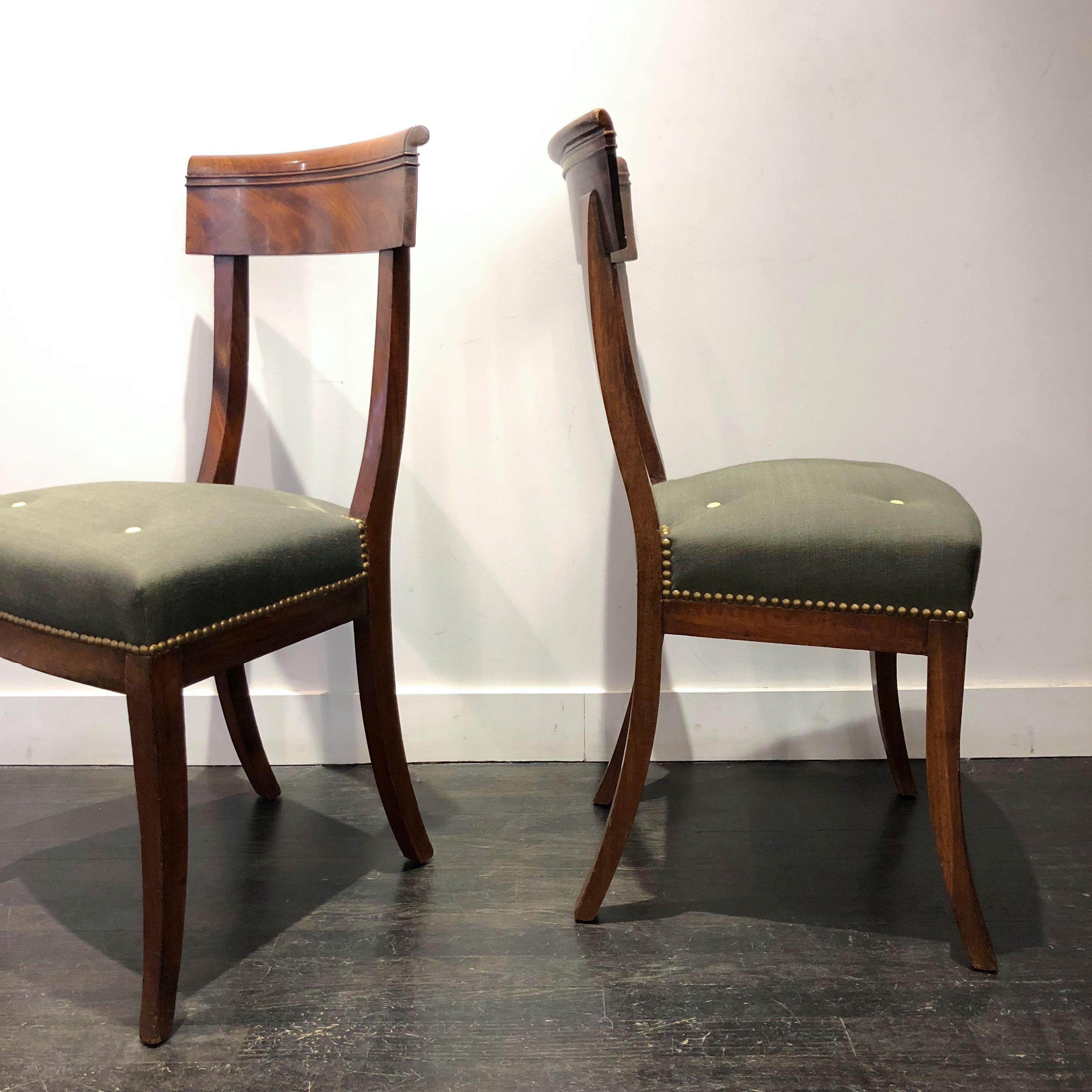 Set of Eight Directoire Mahogany Dining Chairs In Good Condition In New York, NY