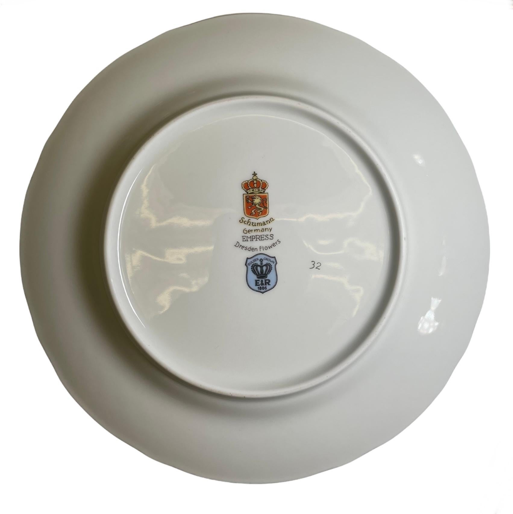 Dipinto a mano Set di otto piatti da insalata Dresda Fiori Imperatrice Schumann Bavaria in vendita