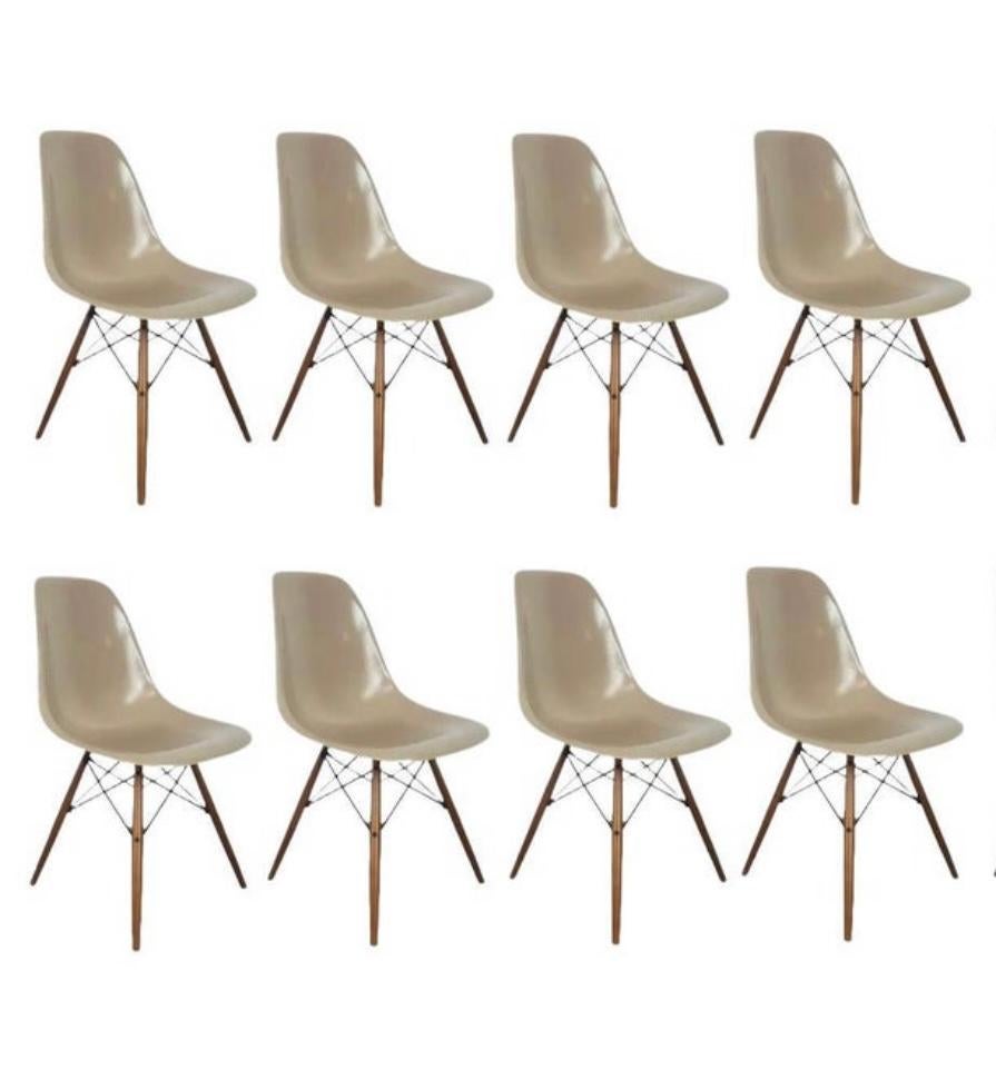 Set of Eight Eames Fiberglass Shell Dining Chairs by Herman Miller In Good Condition In Brooklyn, NY
