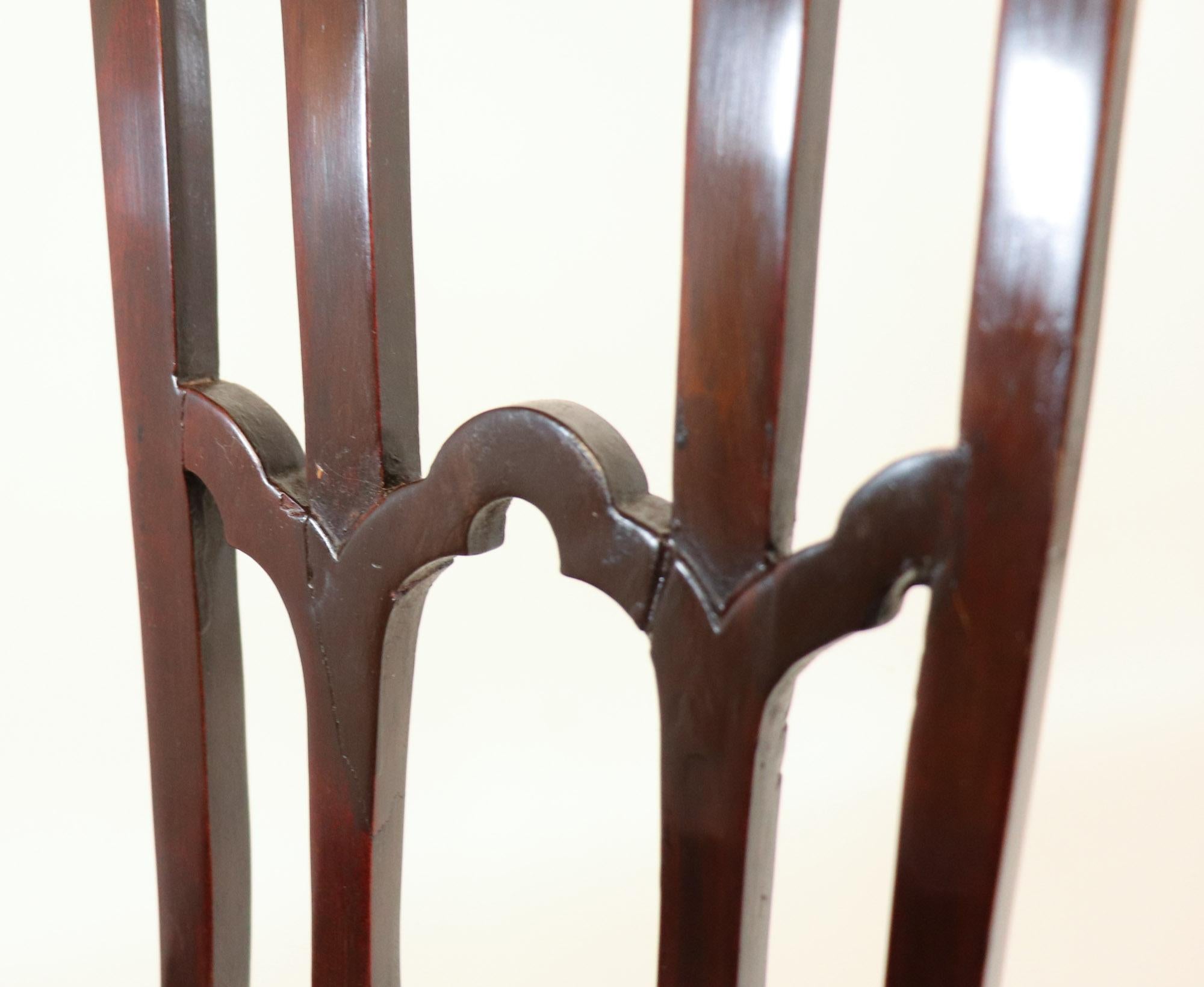 Set di otto sedie inglesi Edwardian Chippendale Revival in mogano in vendita 5