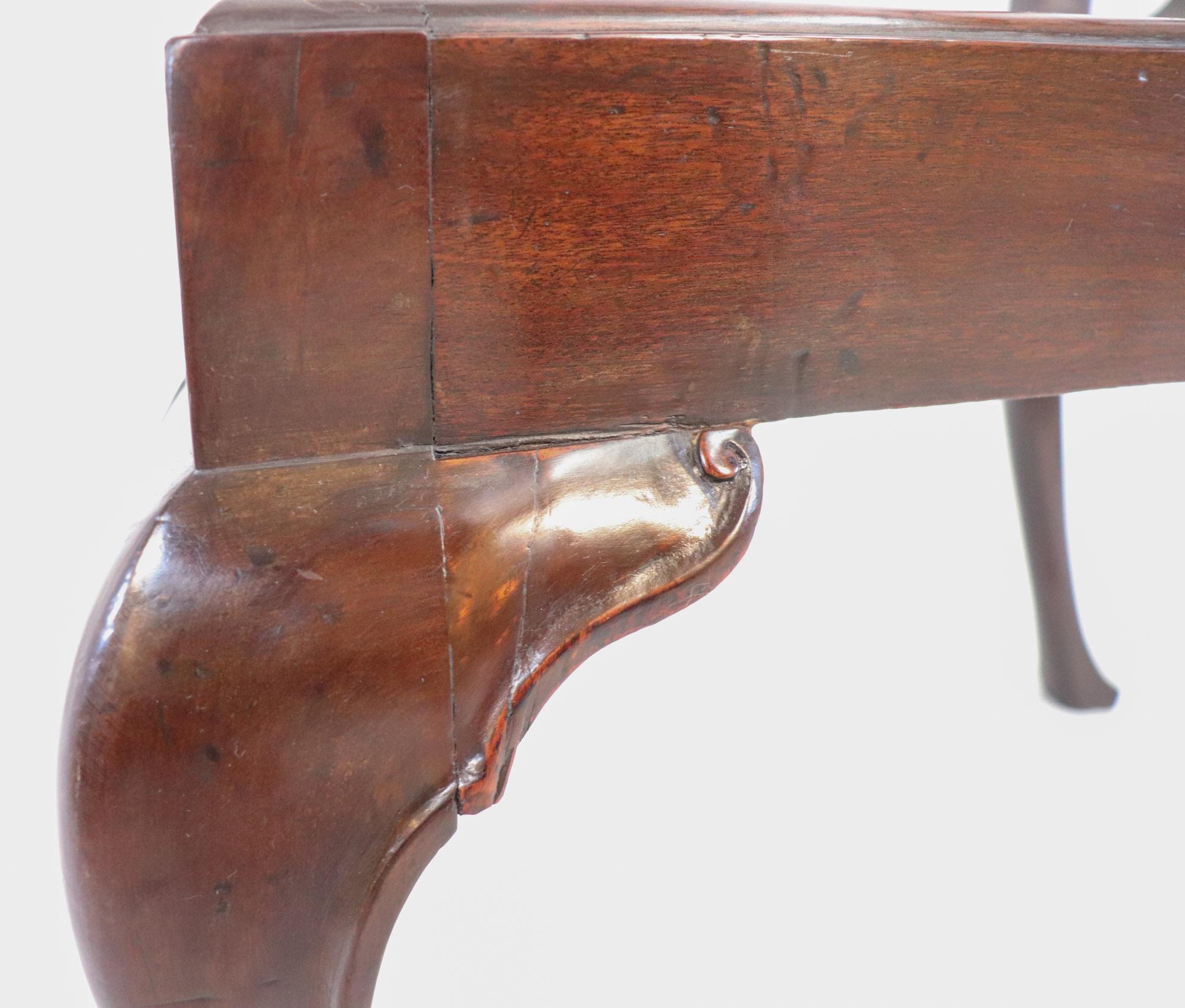 Set di otto sedie inglesi Edwardian Chippendale Revival in mogano in vendita 7