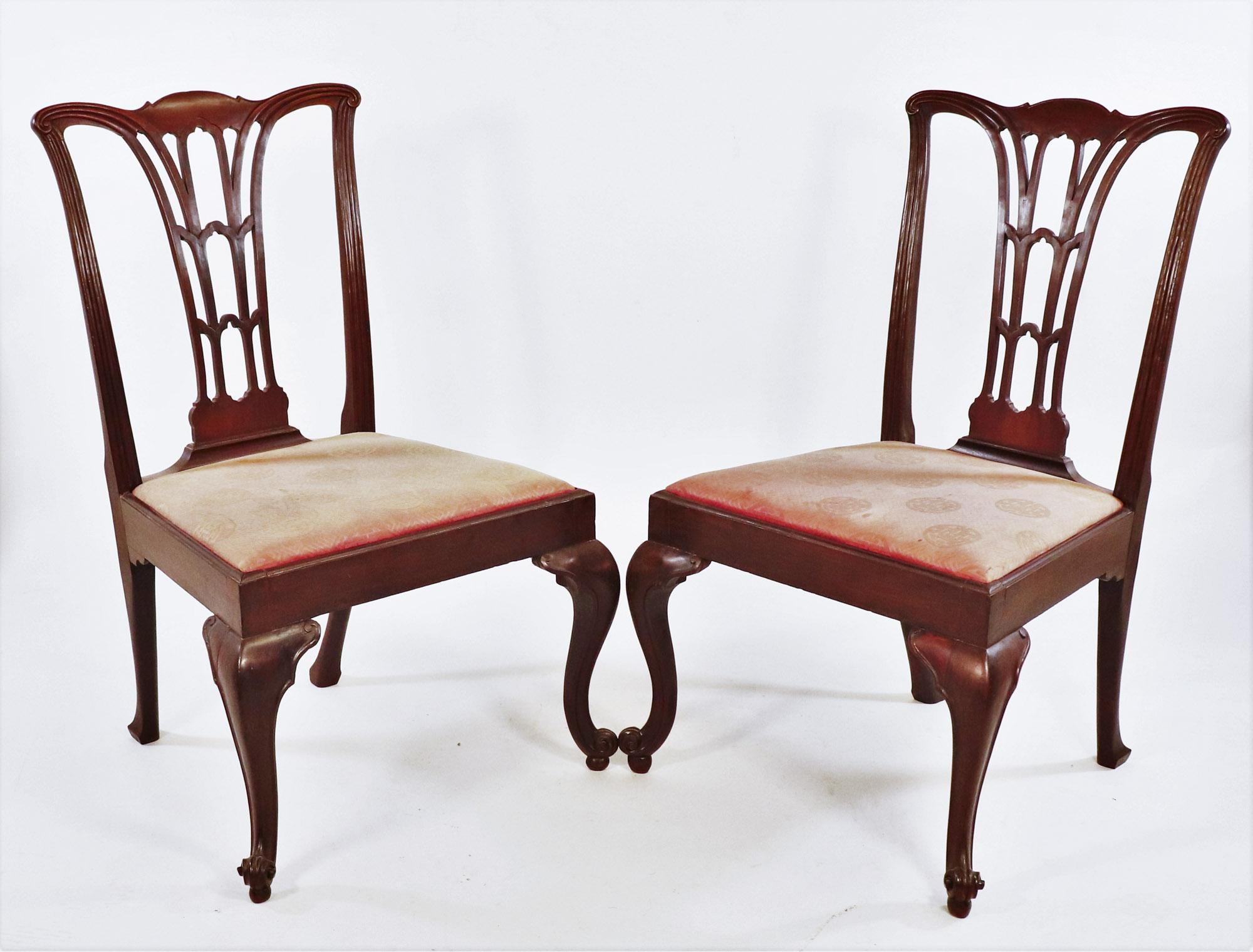 Inglese Set di otto sedie inglesi Edwardian Chippendale Revival in mogano in vendita