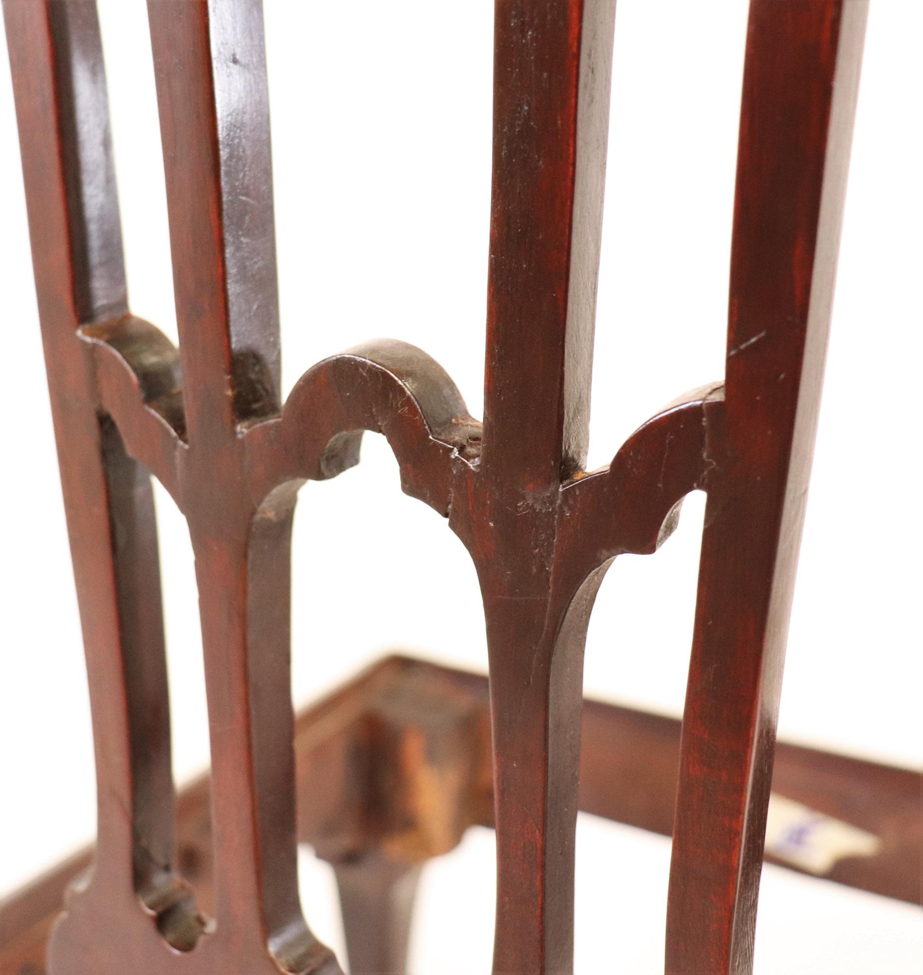 Mogano Set di otto sedie inglesi Edwardian Chippendale Revival in mogano in vendita