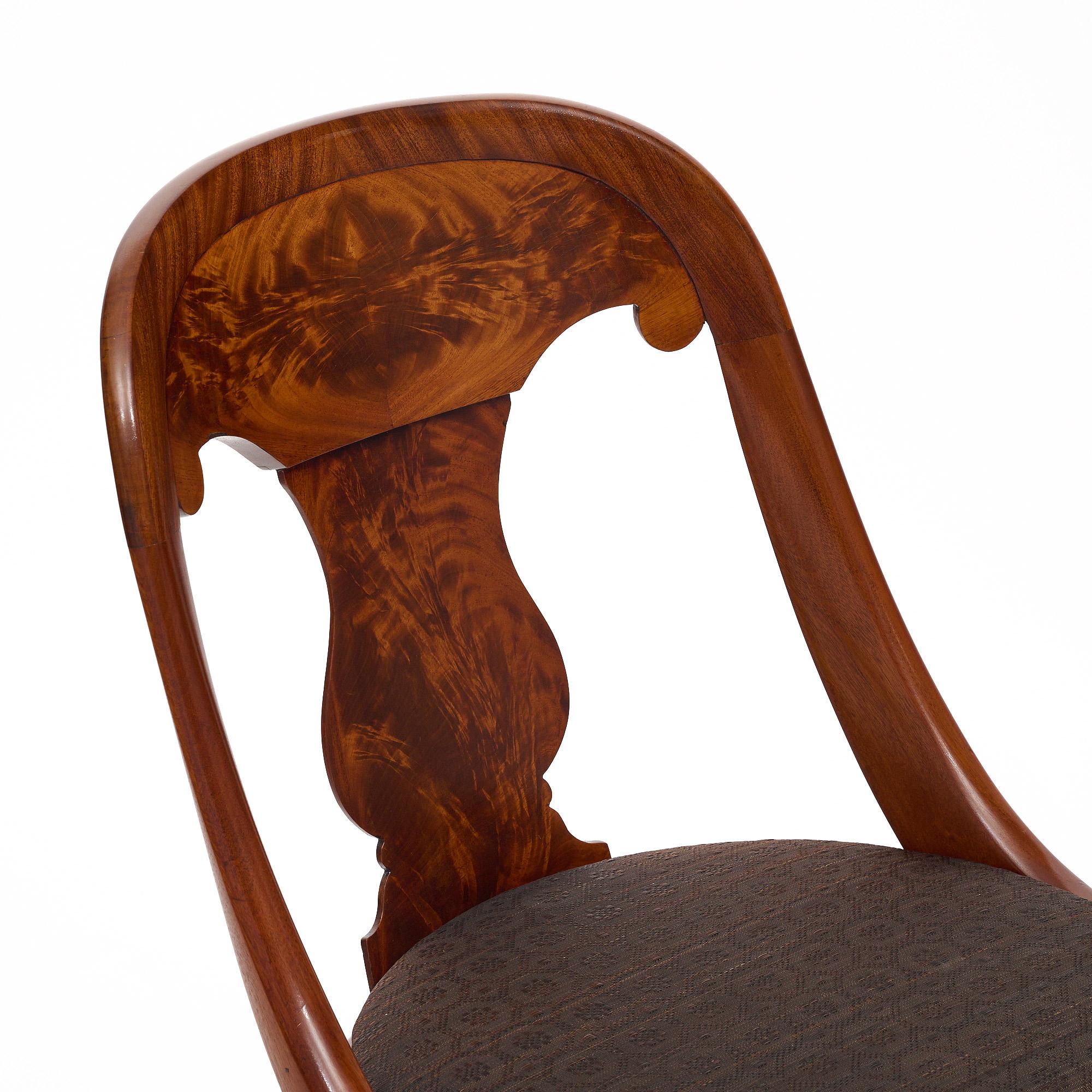 Set of Eight Empire Style Gondola Dining Chairs In Good Condition For Sale In Austin, TX