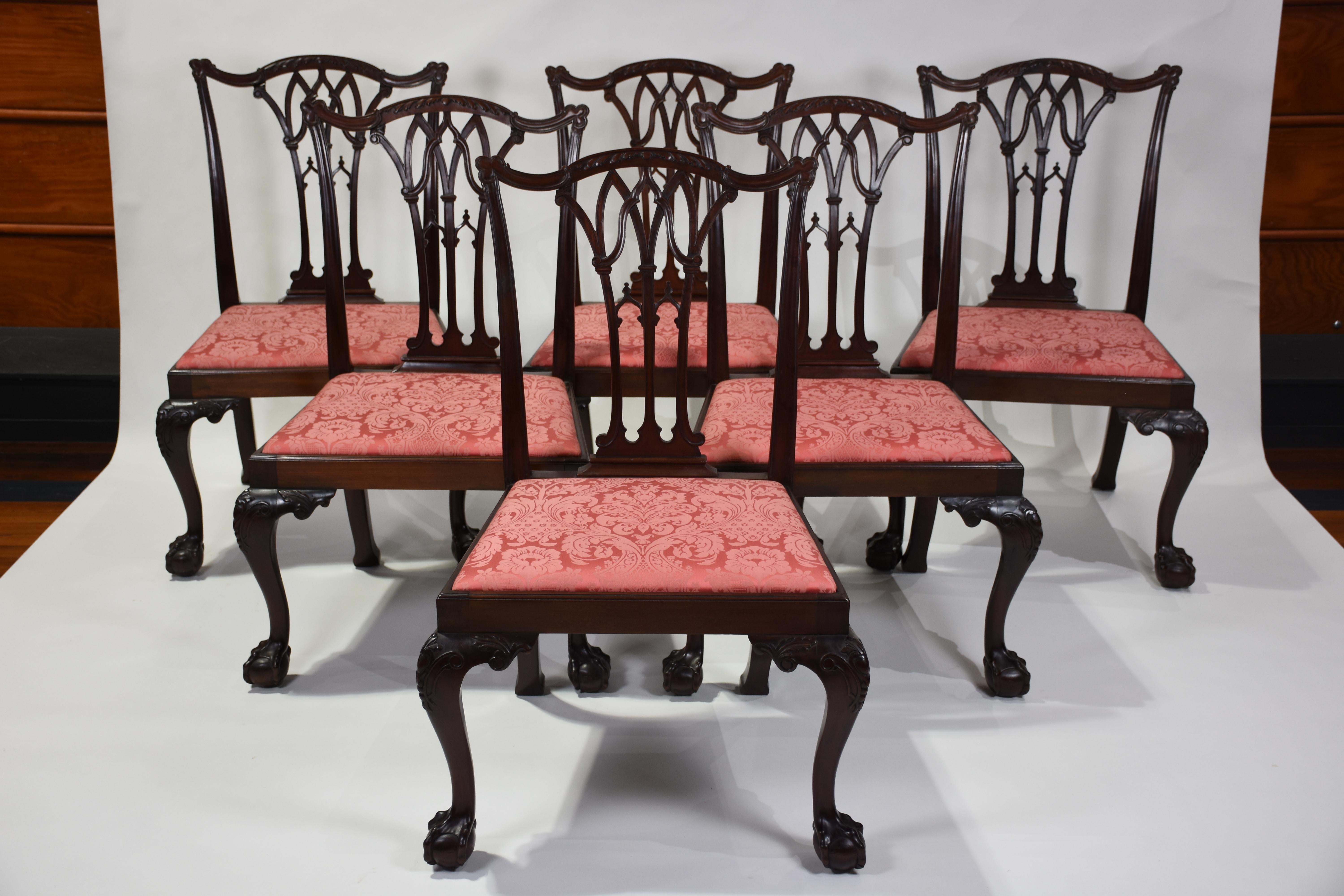 Ensemble de huit chaises de salle à manger Chippendale anglaises - deux chaises d'hôte et six chaises d'appoint en vente 4