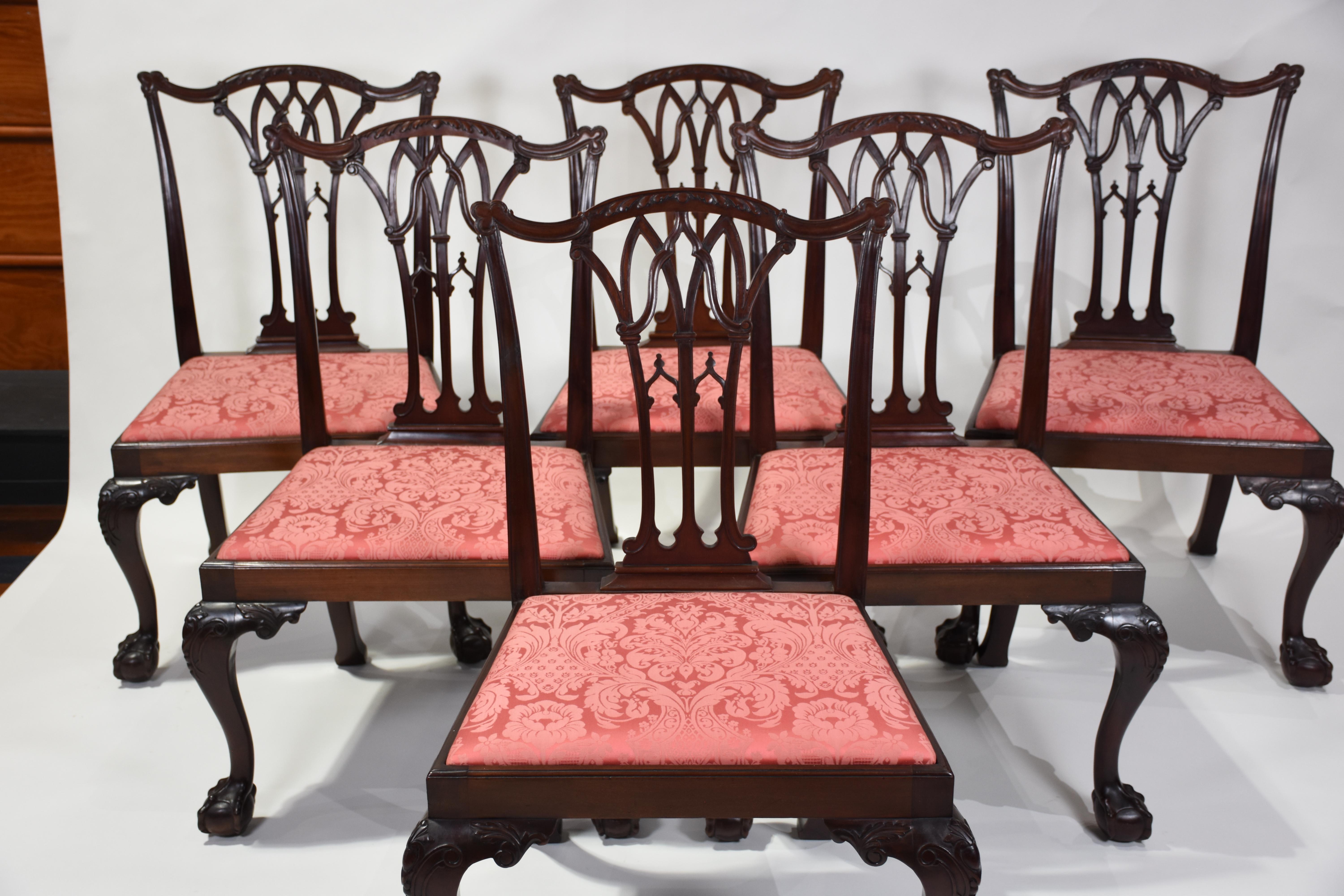 Ensemble de huit chaises de salle à manger Chippendale anglaises - deux chaises d'hôte et six chaises d'appoint en vente 5