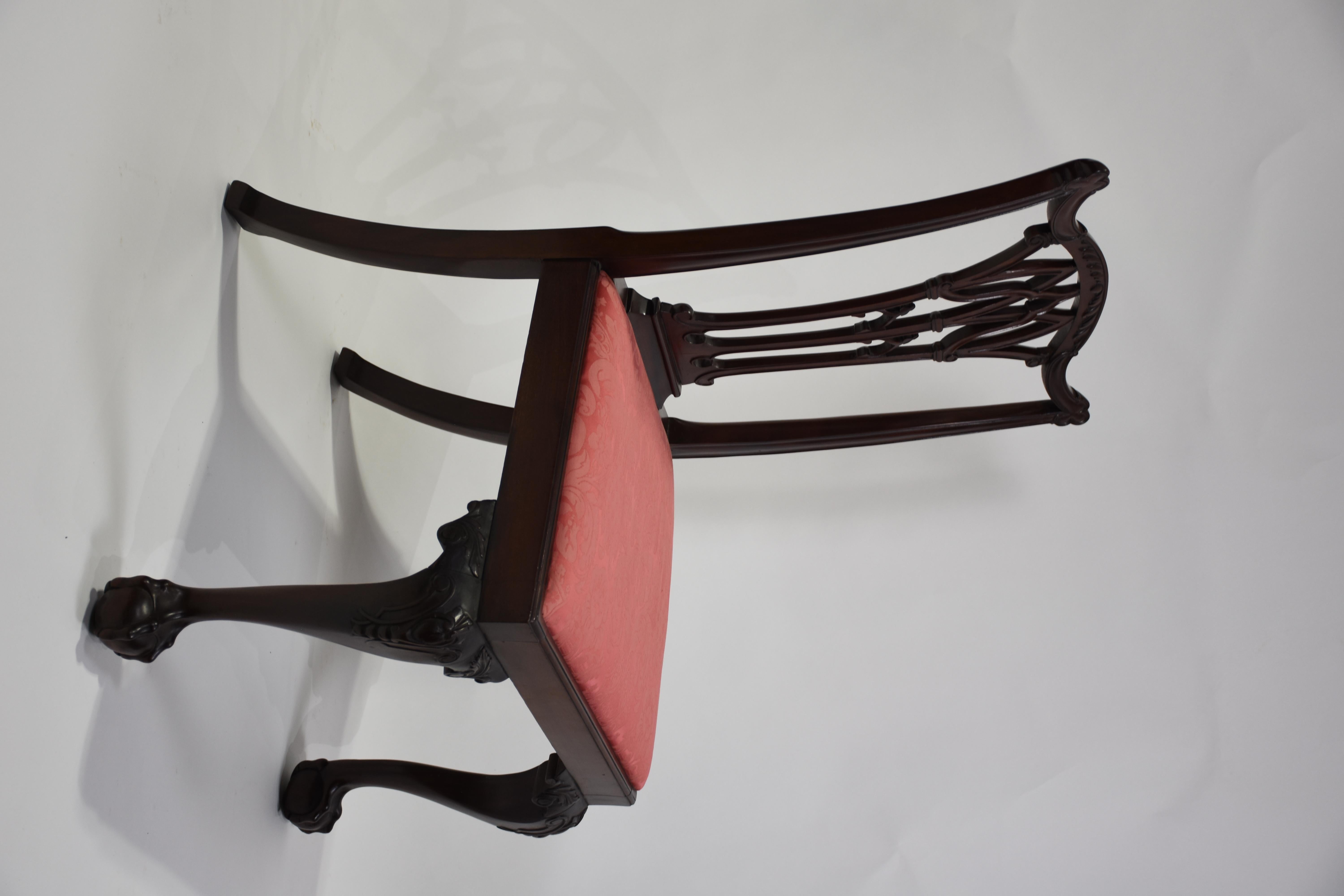 Ensemble de huit chaises de salle à manger Chippendale anglaises - deux chaises d'hôte et six chaises d'appoint en vente 1