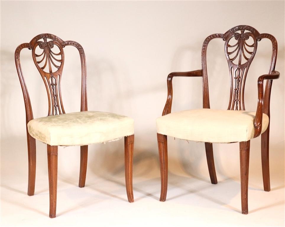 Set of Eight English Mahogany George III Hepplewhite Dining Chairs In Good Condition In Essex, MA