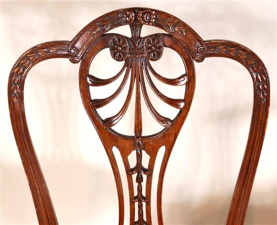 19th Century Set of Eight English Mahogany George III Hepplewhite Dining Chairs