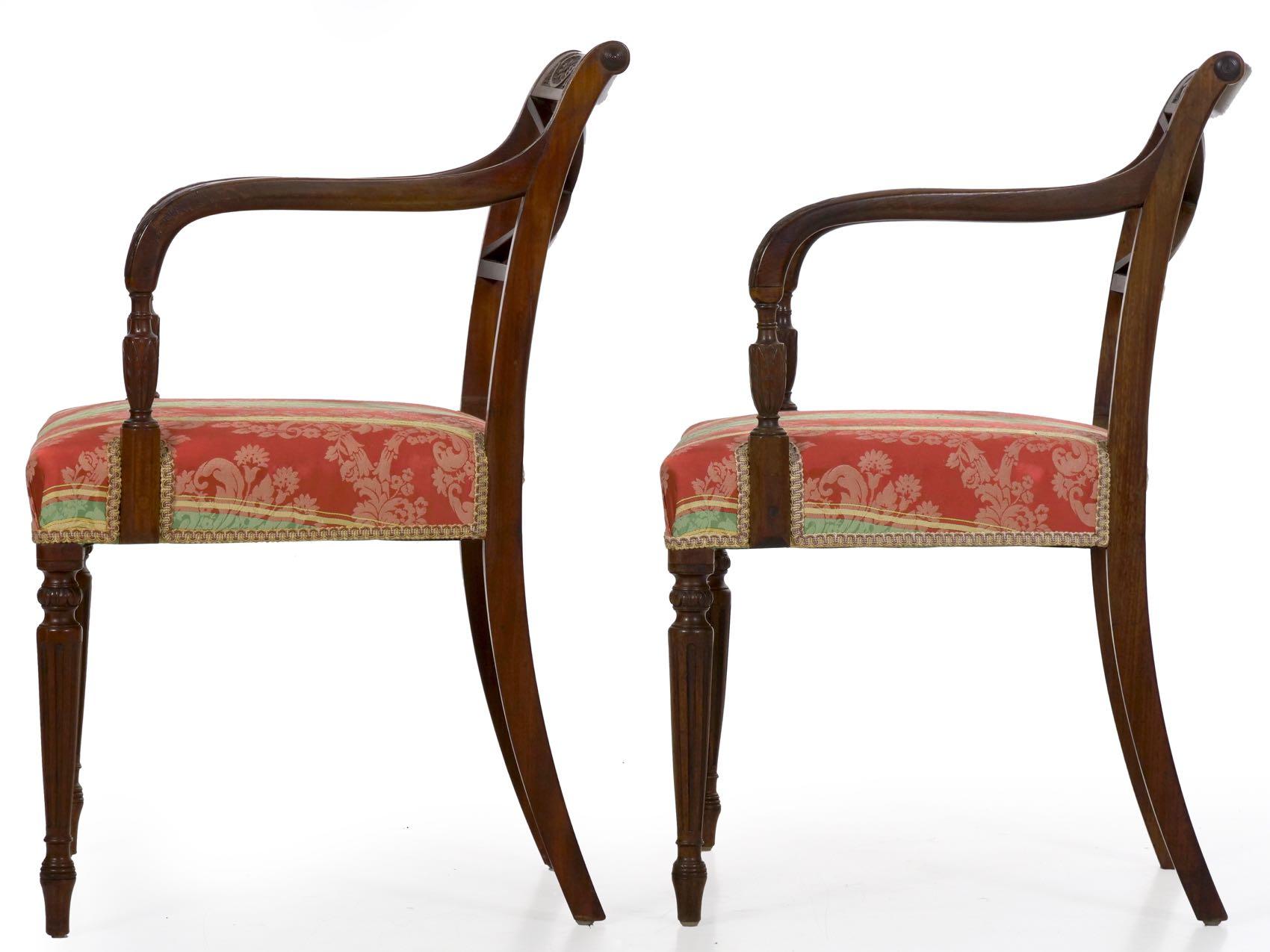 Set of Eight English Regency Carved Mahogany Antique Dining Chairs, circa 1810 In Good Condition In Shippensburg, PA