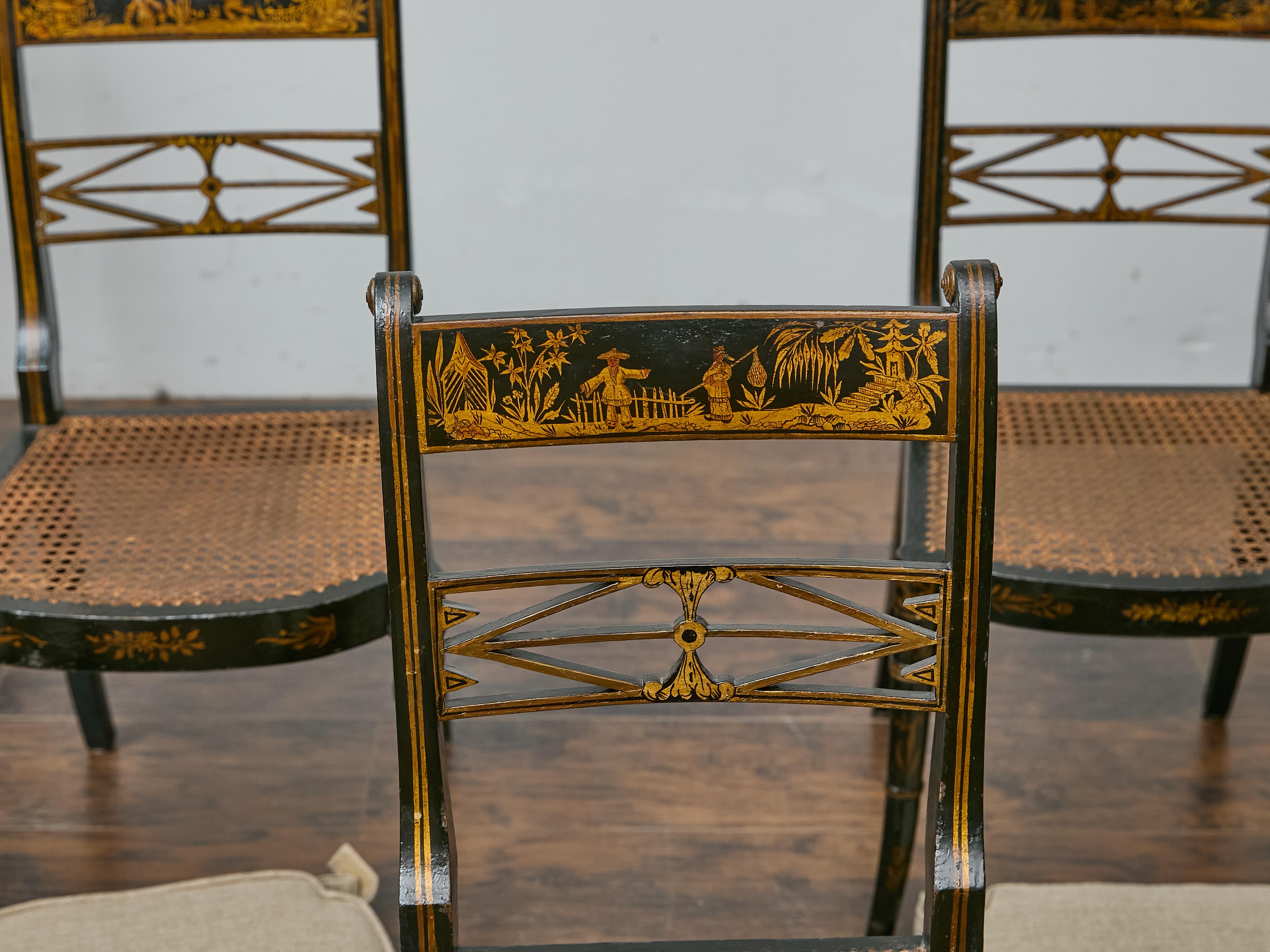 Set di otto sedie da pranzo inglesi in stile Regency Revival Chinoiserie, 1880-1920 in vendita 3