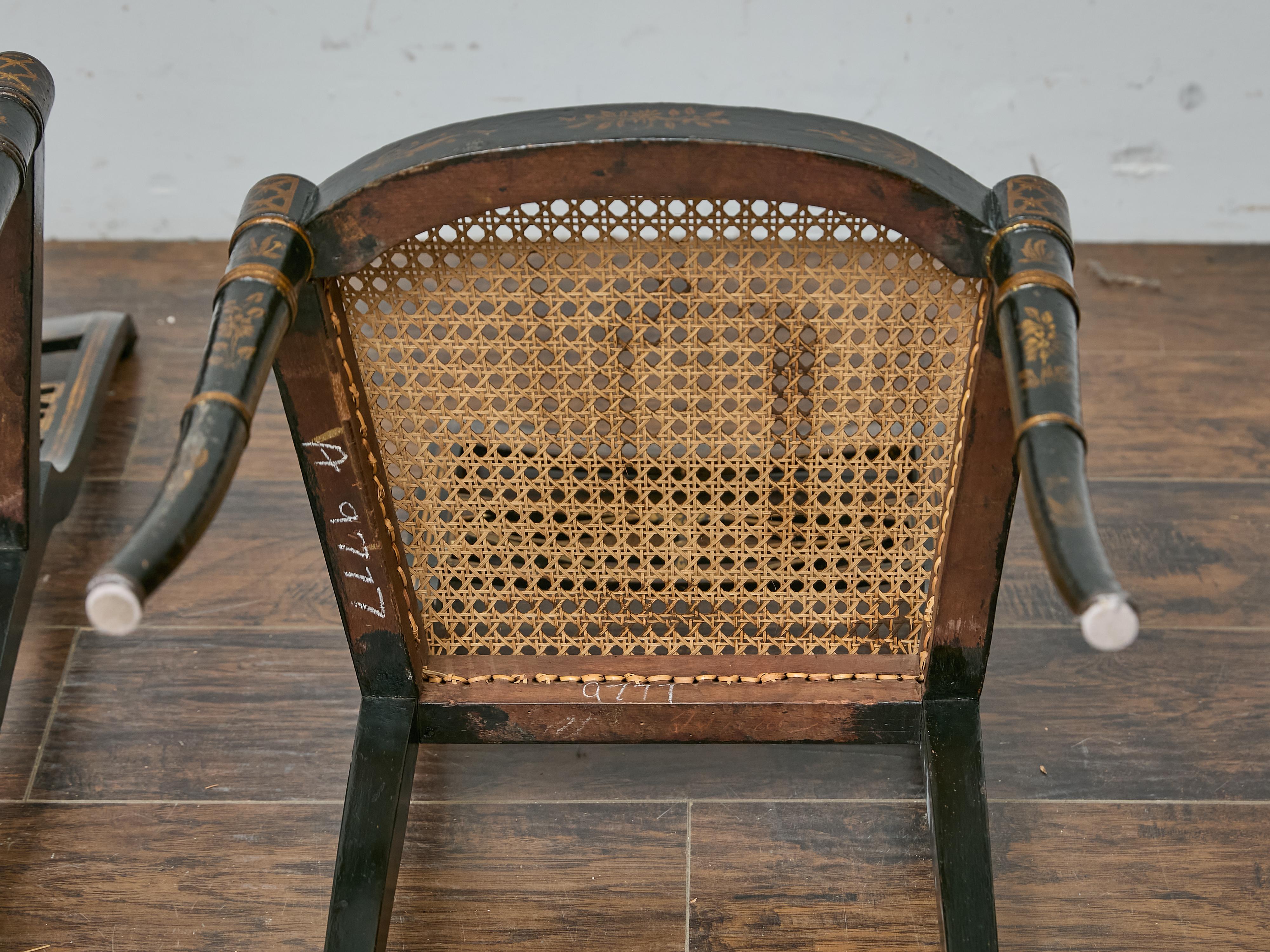 Set di otto sedie da pranzo inglesi in stile Regency Revival Chinoiserie, 1880-1920 in vendita 11