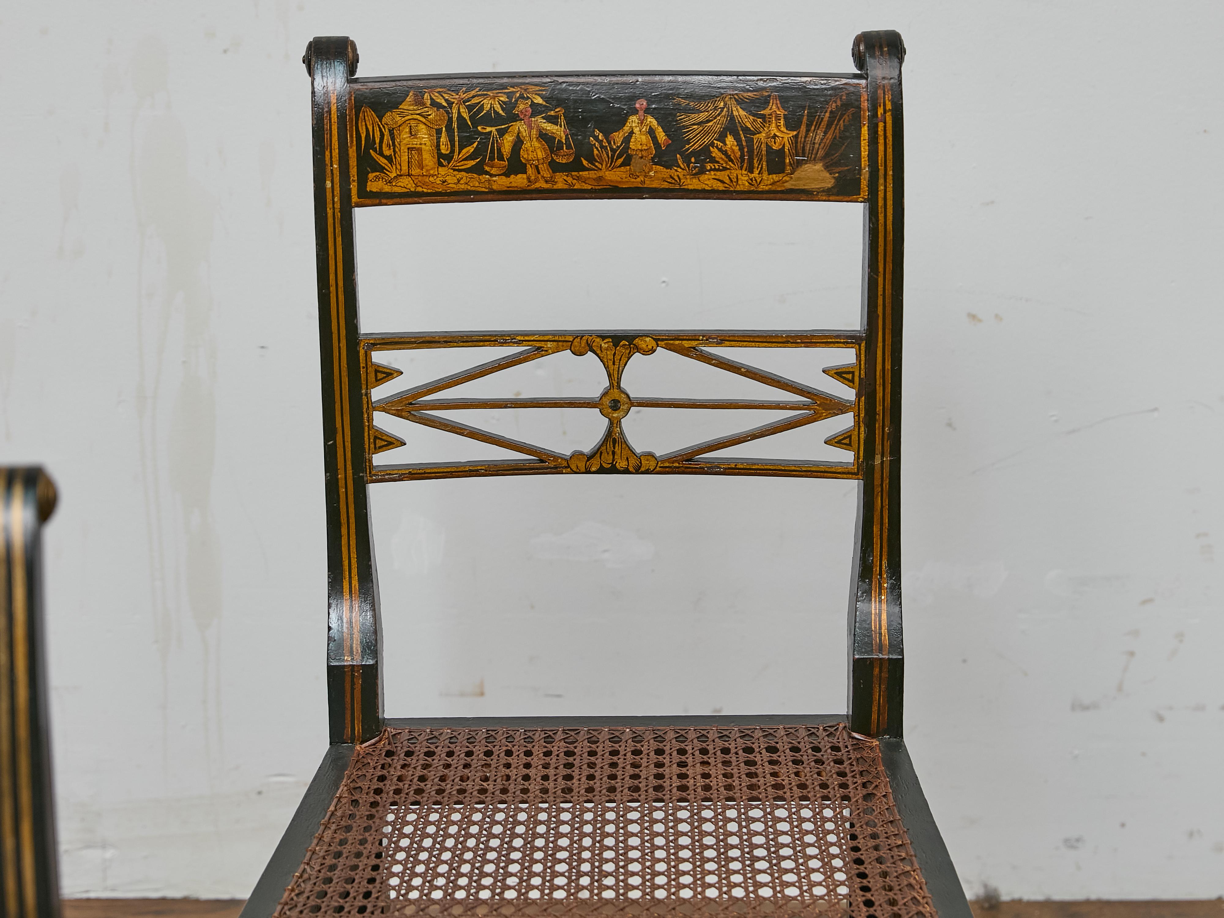 Set di otto sedie da pranzo inglesi in stile Regency Revival Chinoiserie, 1880-1920 in vendita 1