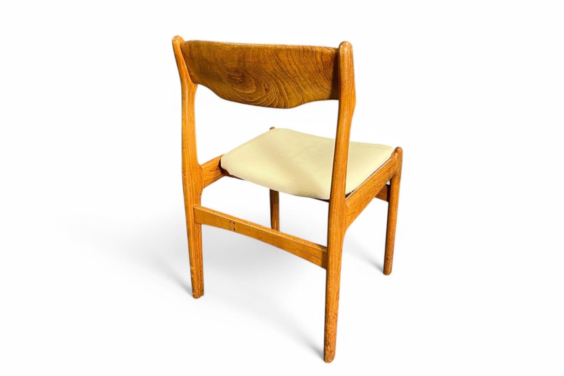 Set of Eight Erik Buch Dining Chairs in Teak For Sale 1