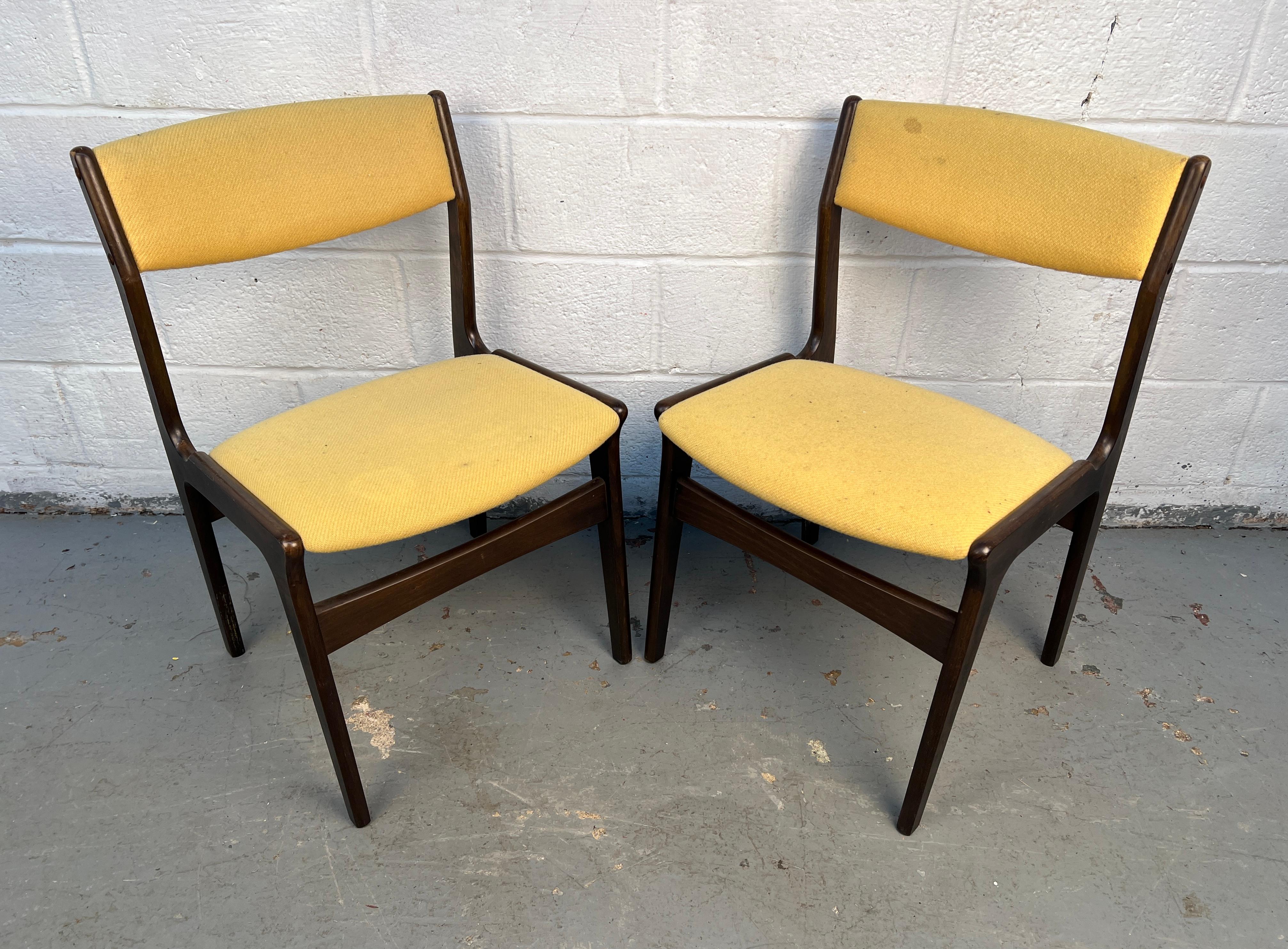 Set of Eight Erik Buch Vintage Dining Chairs by Nova Mobler of Denmark (20. Jahrhundert) im Angebot