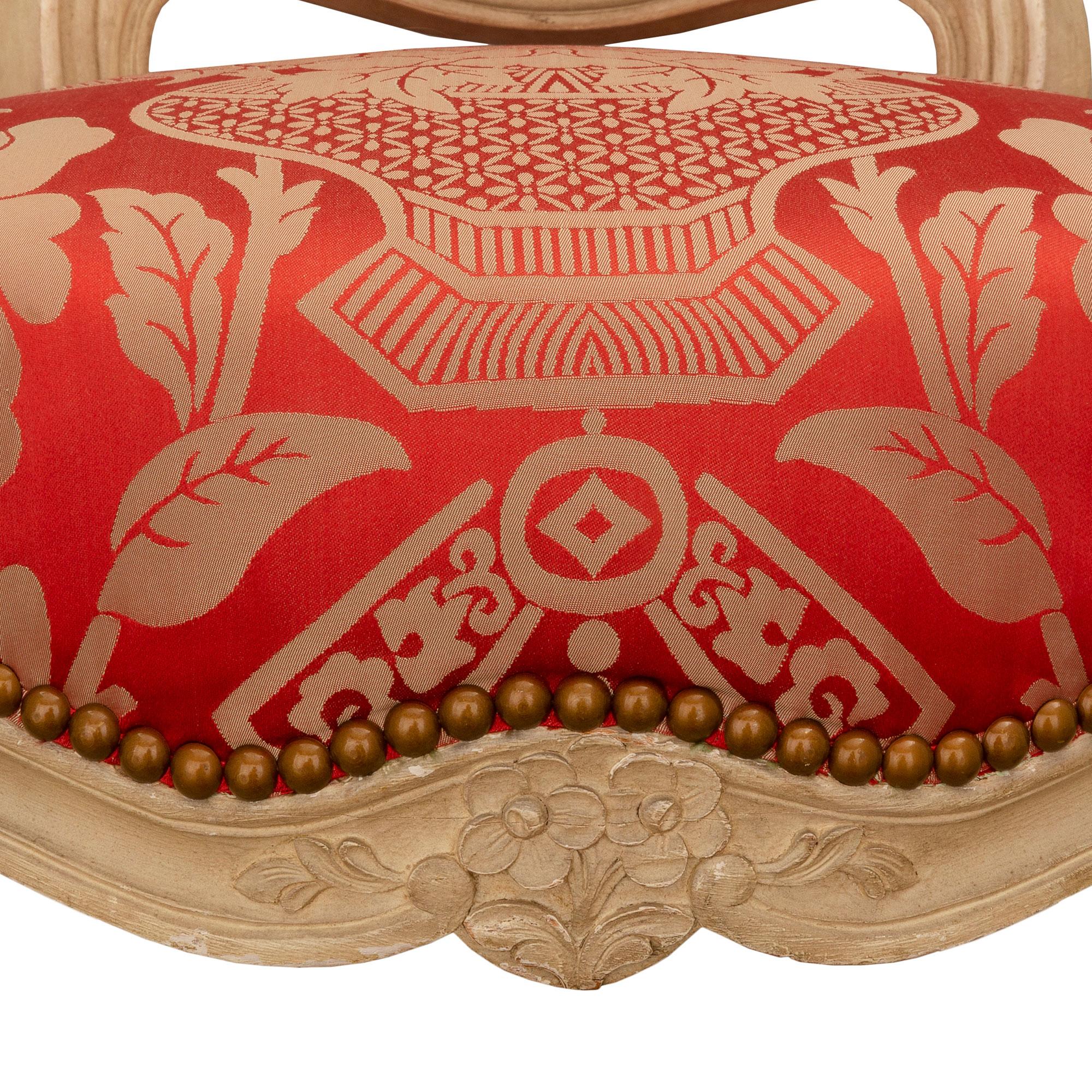 Set di otto sedie da pranzo francesi del XIX secolo in stile Luigi XV in legno patinato in vendita 10