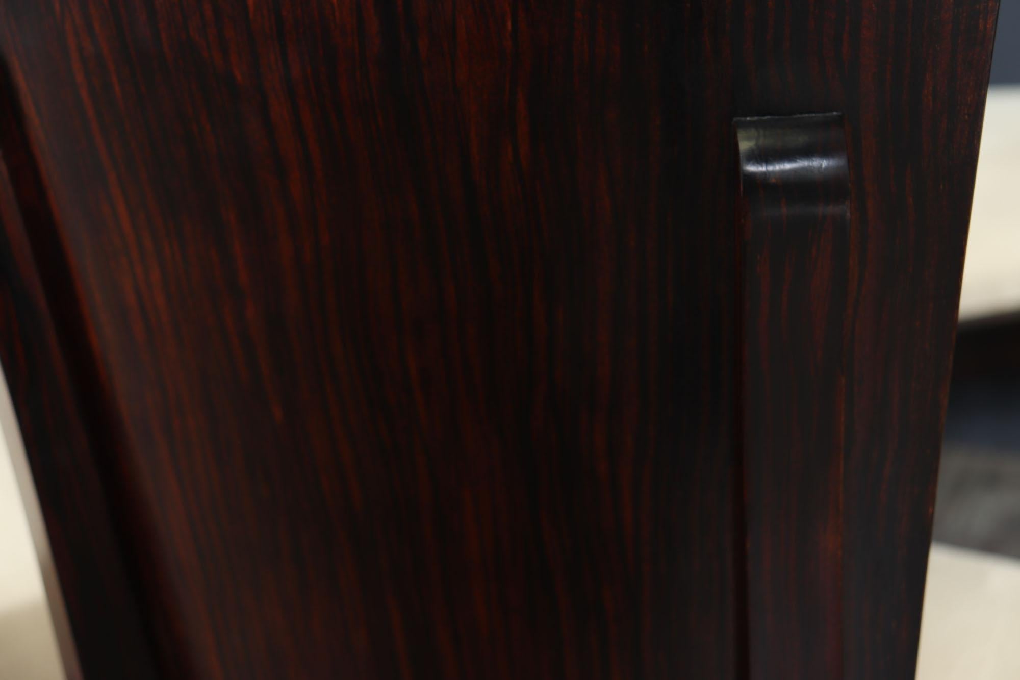 Set of Eight French Art Deco Macassar Ebony Dining Chairs, c.1930s im Angebot 8