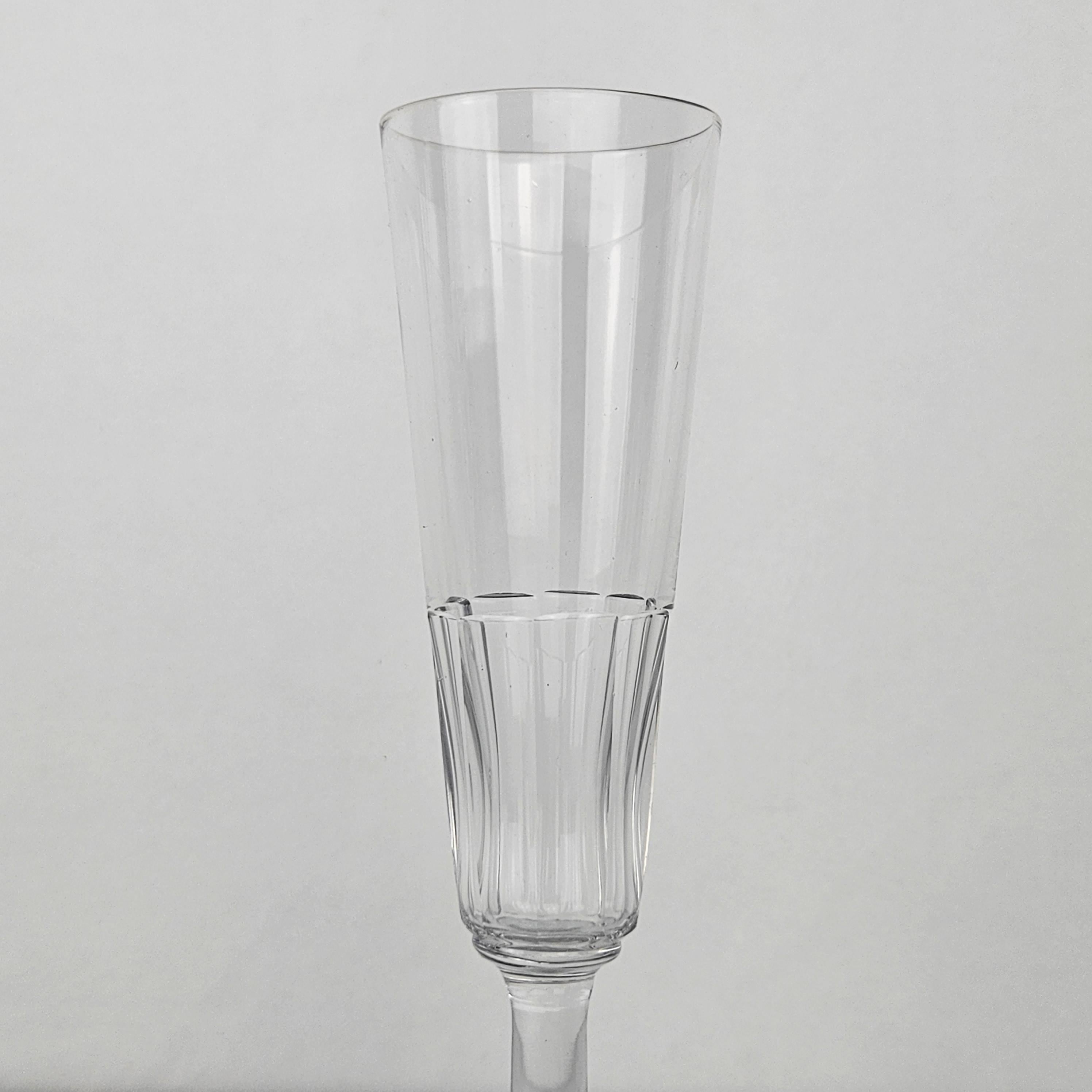 Juego de ocho copas francesas de champán en vidrio, ca. 1870 Francés en venta
