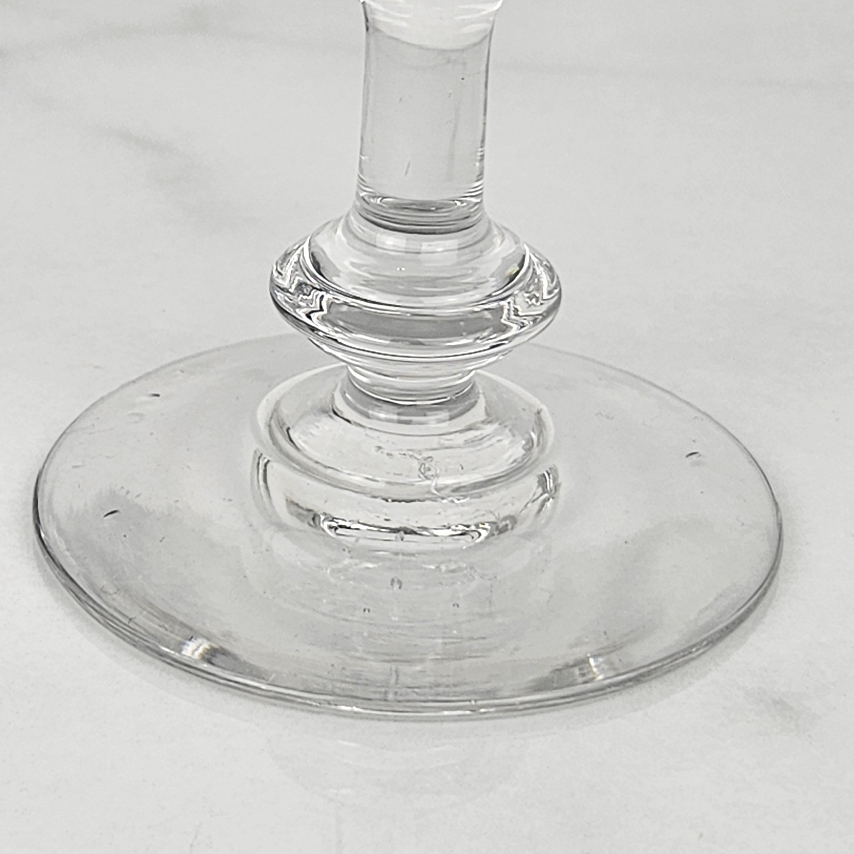 Juego de ocho copas francesas de champán en vidrio, ca. 1870 siglo XIX en venta