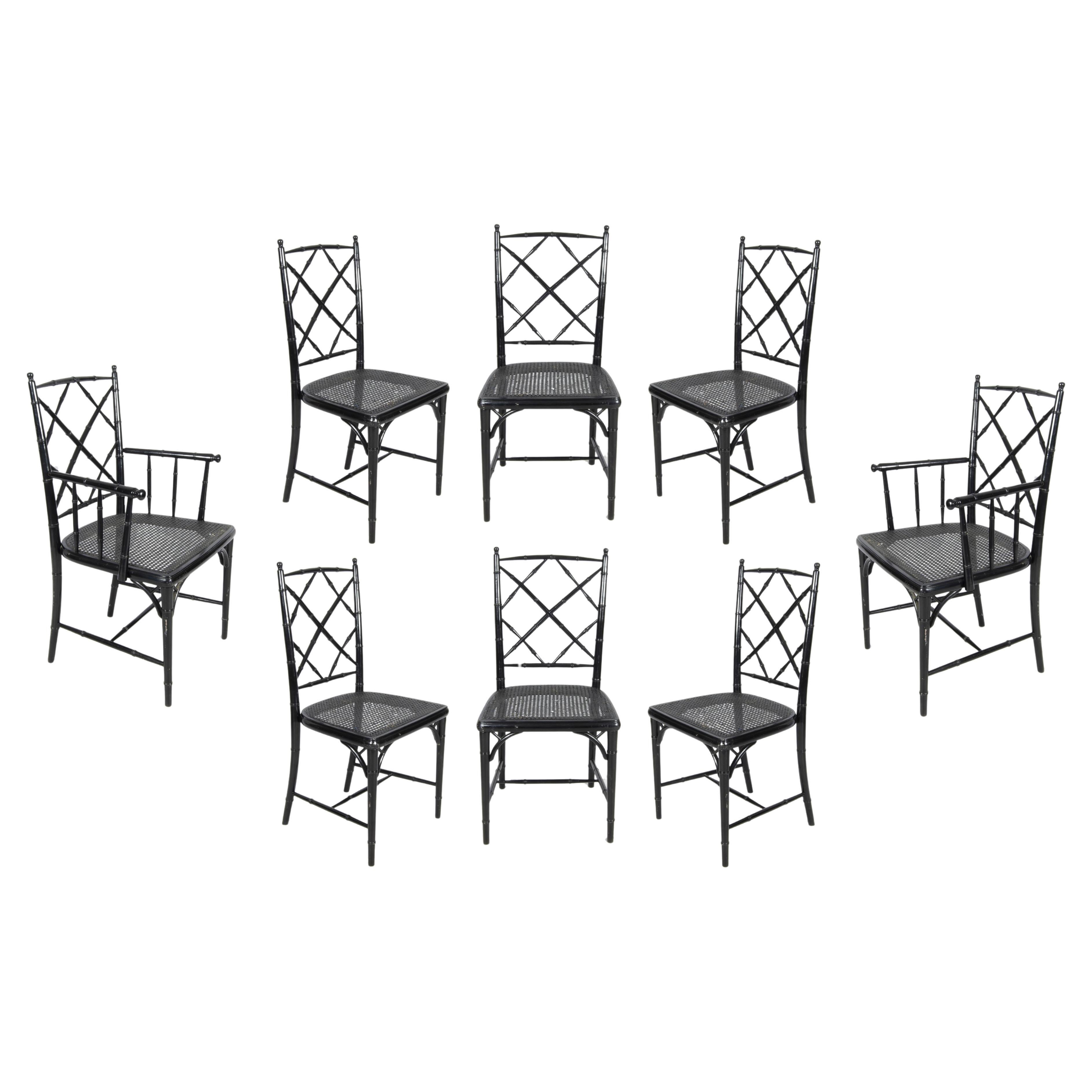 Conjunto de ocho sillas de comedor francesas de estilo Hollywood Regency de ratán negro en estilo Jansen en venta
