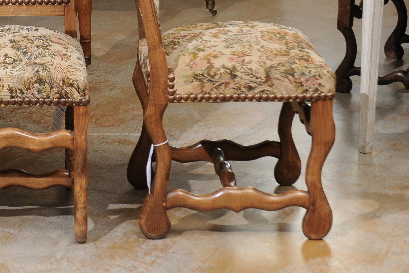 Tapisserie Ensemble de huit chaises de salle à manger Os de Mouton de style Louis XIII français avec tapisserie