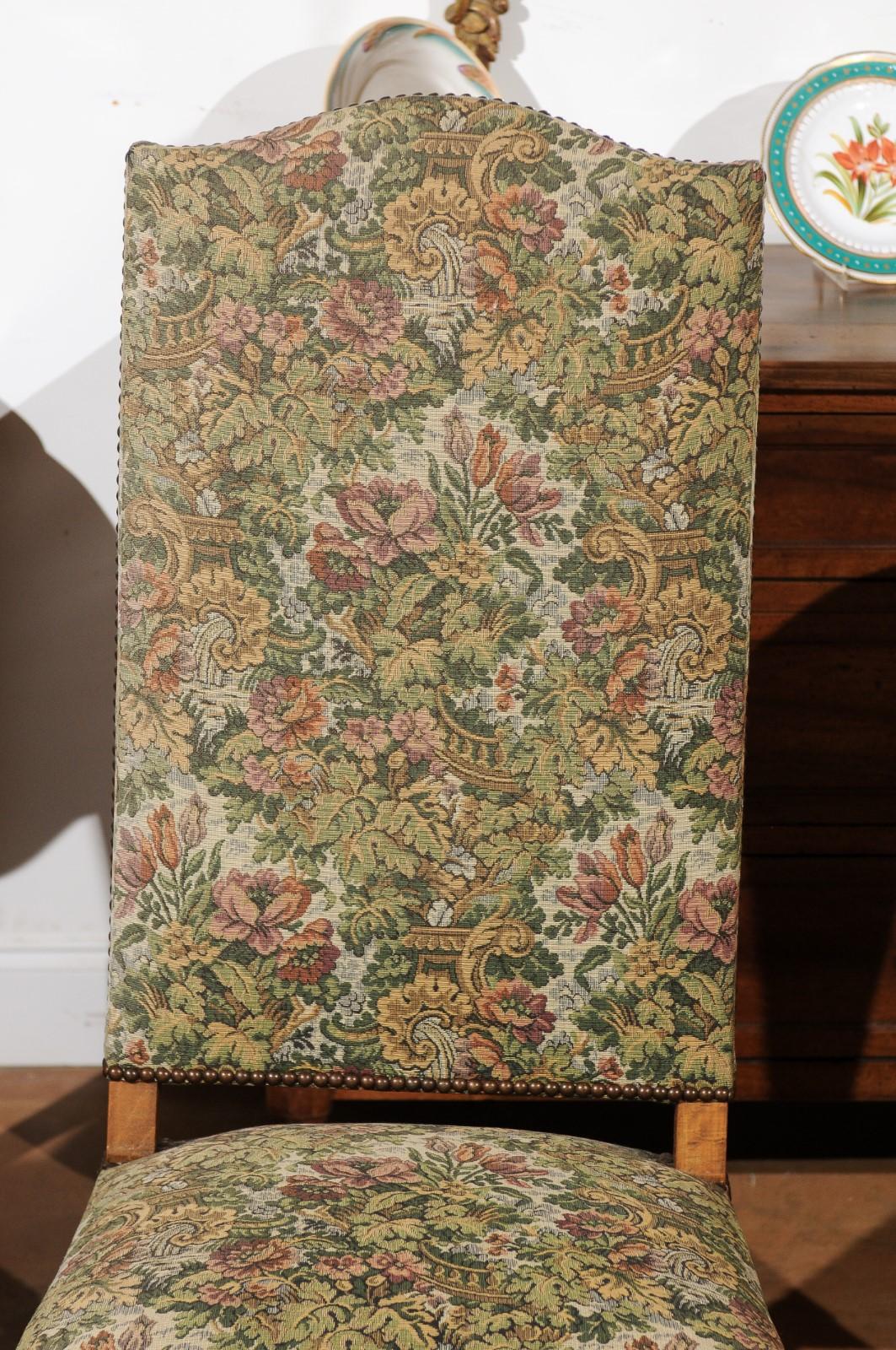 Ensemble de huit chaises de salle à manger Os de Mouton de style Louis XIII avec tapisserie 5