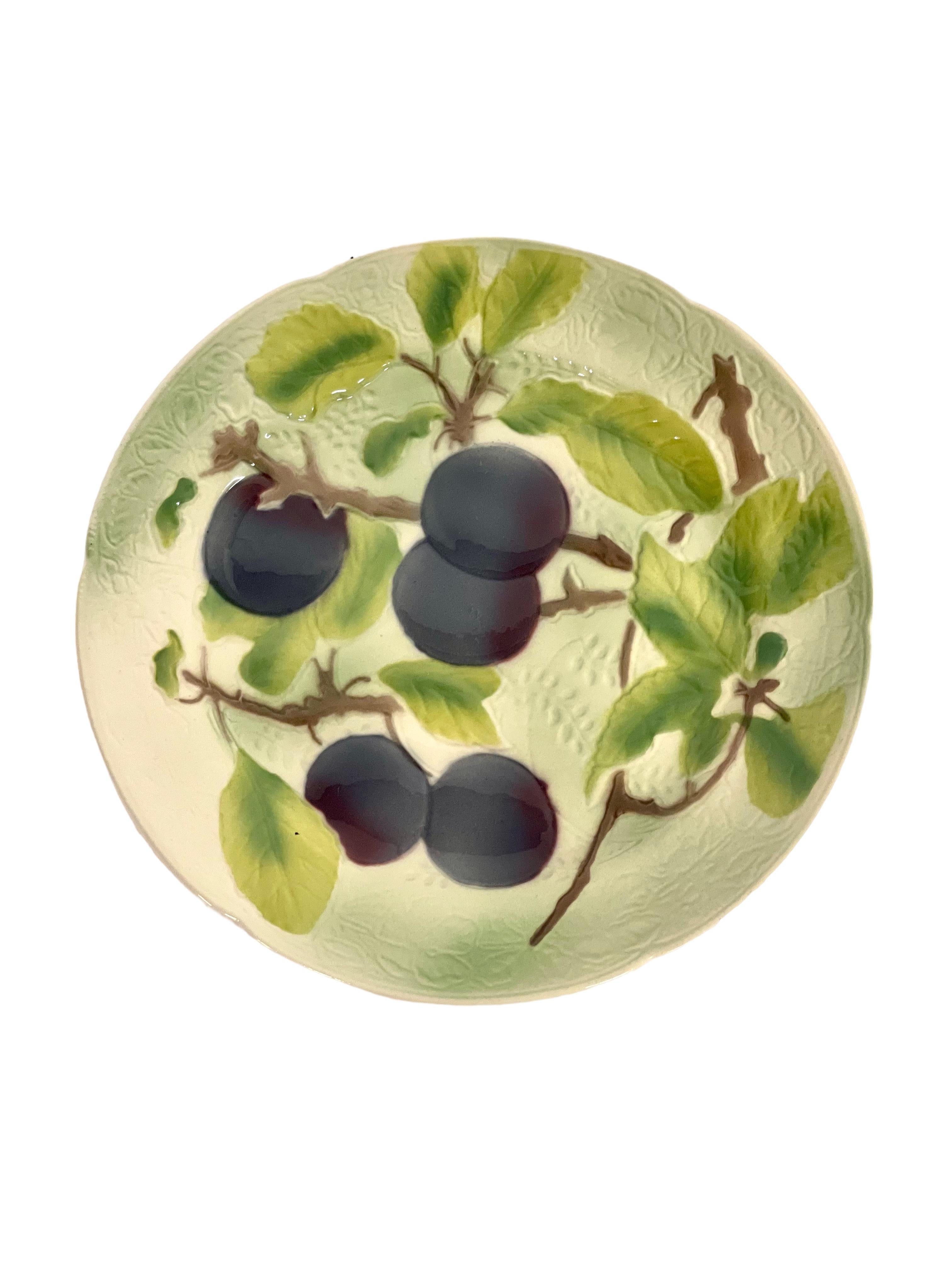 Set of Eight French Majolica Fruit Plates by Saint-Clément For Sale 3
