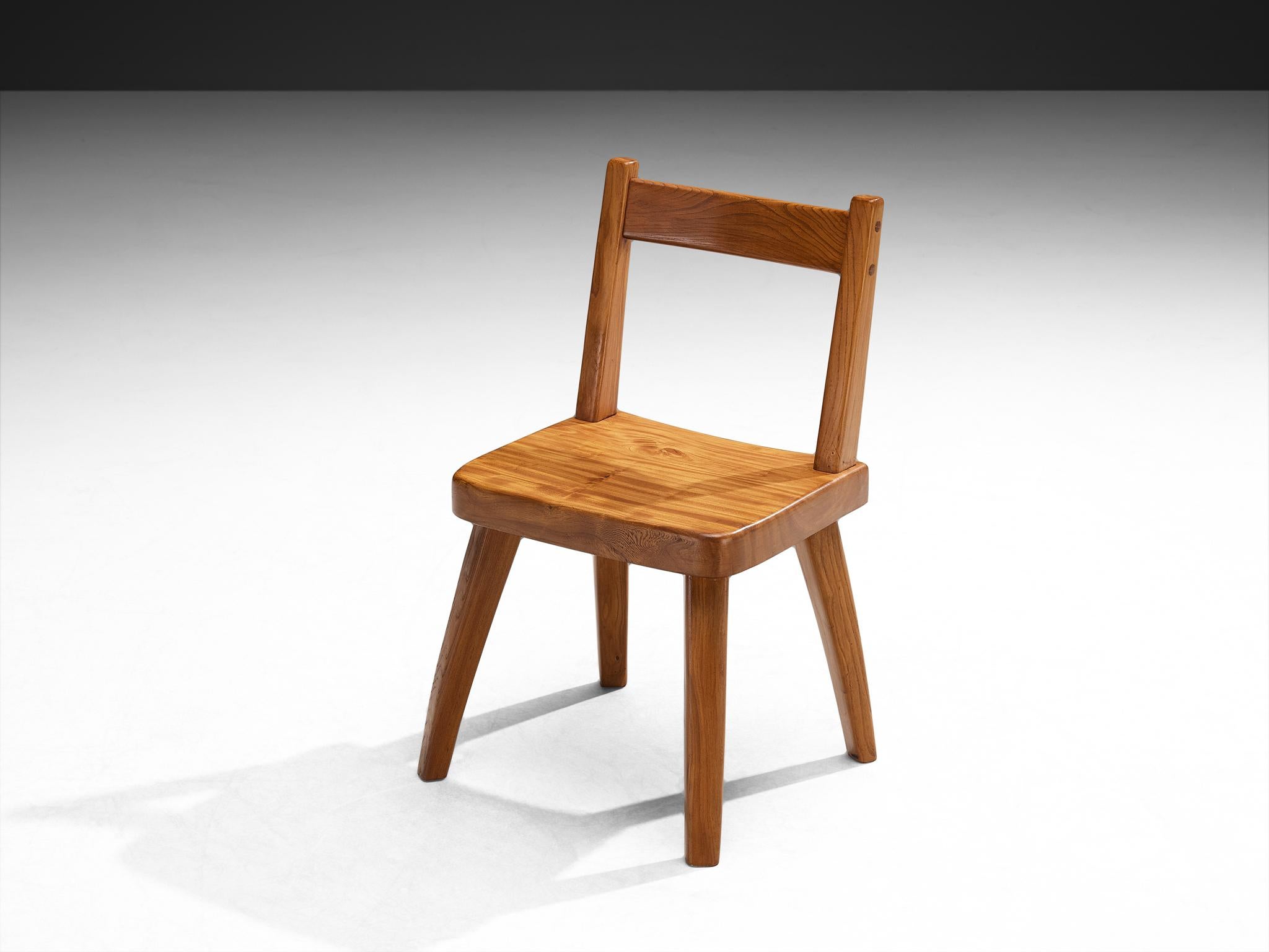 Set di otto sedie da pranzo francesi naturalistiche in olmo massiccio in vendita 1