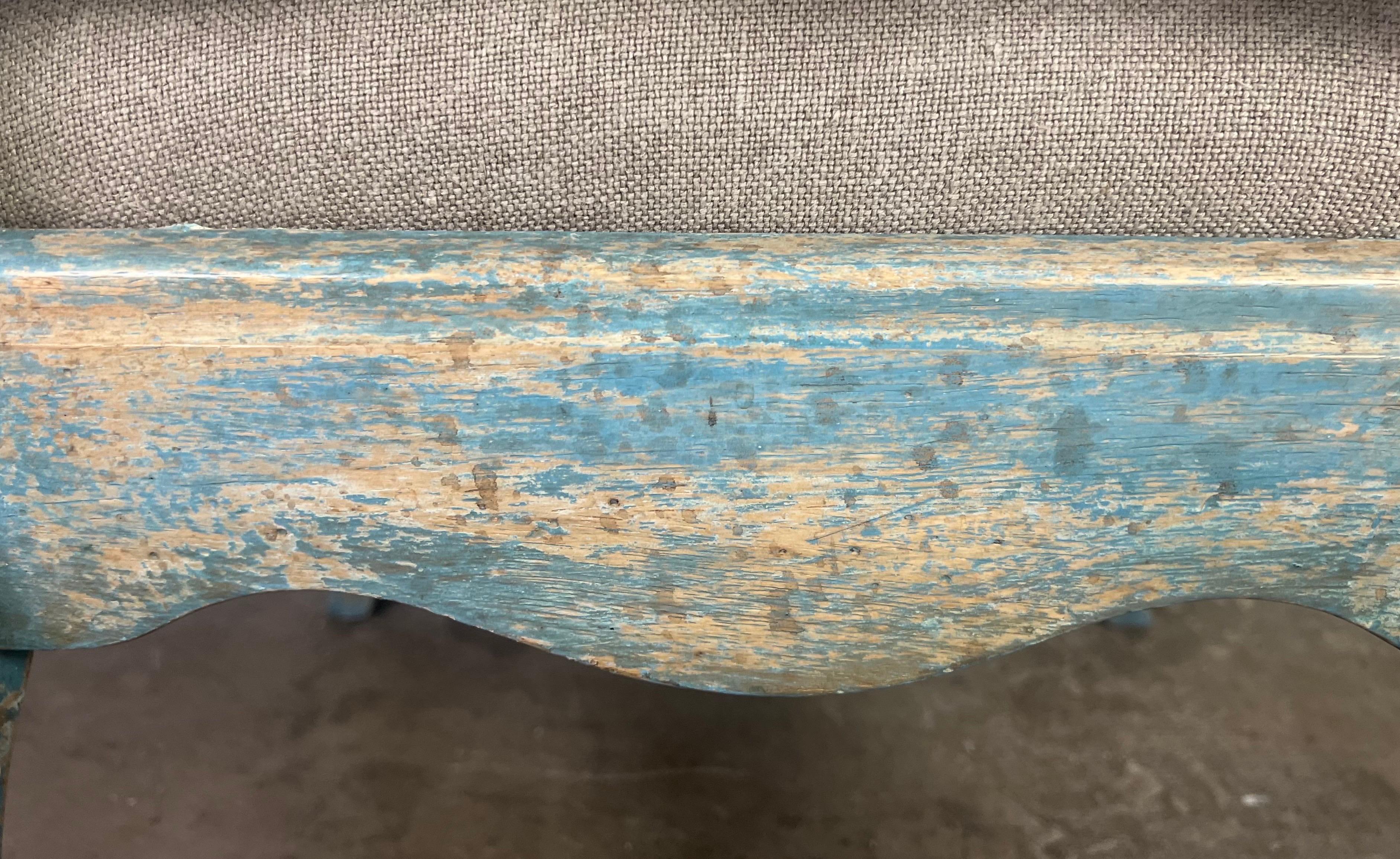 Ensemble de huit chaises de salle à manger à dossier en échelle peintes à la française en vente 5
