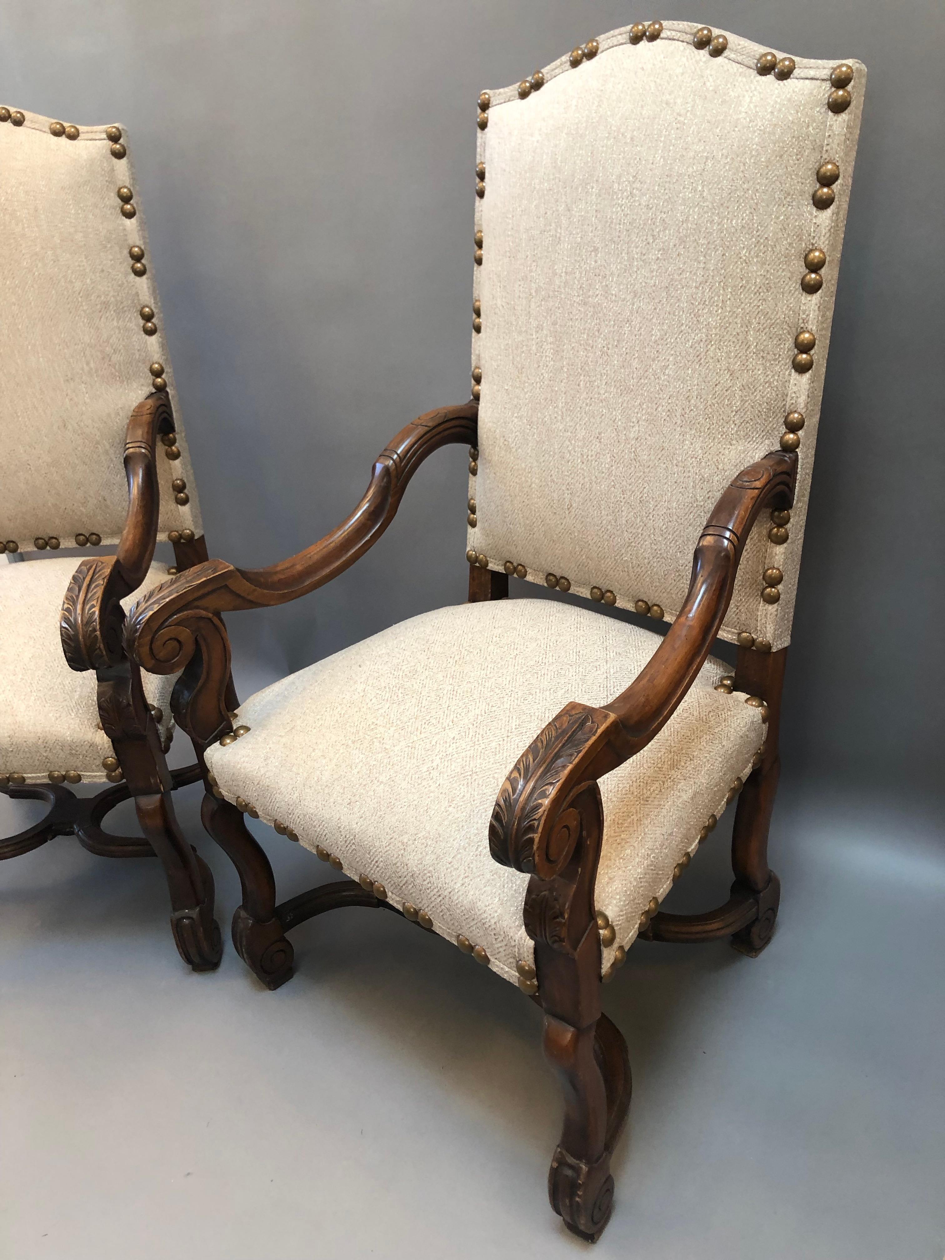 Set of Eight French Provincial Louis XIV Style Upholstered Walnut Dining Chairs In Good Condition In Middleburg, VA