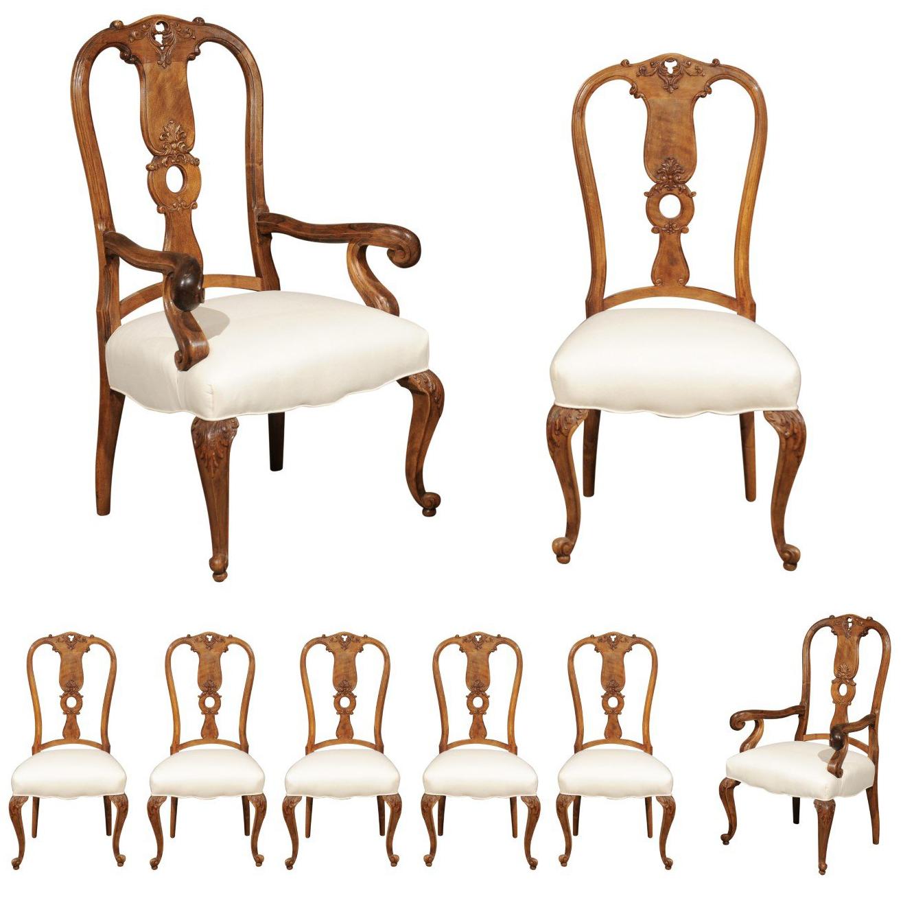 Satz von acht französischen Esszimmerstühlen aus gepolstertem Nussbaumholz im französischen Rokokostil des 19. Jahrhunderts