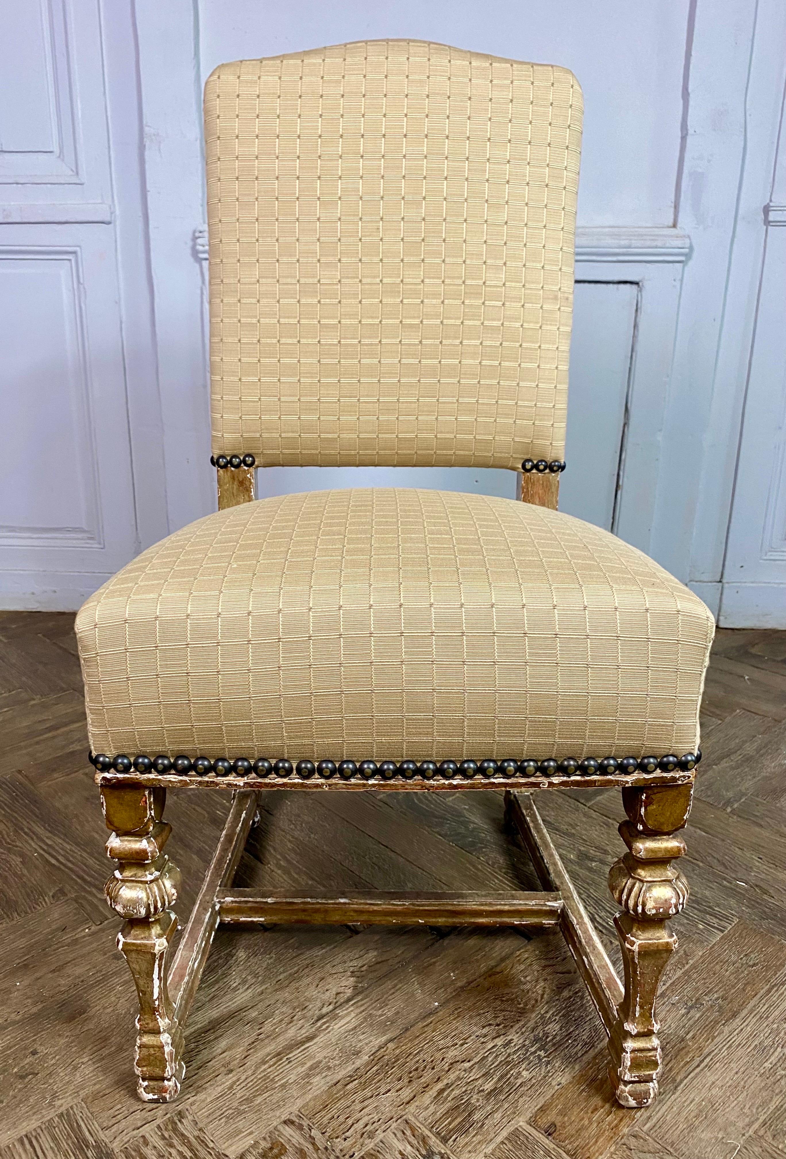 Ensemble de huit chaises françaises en bois doré Upholstering Style Louis XIV - 19ème en vente 4