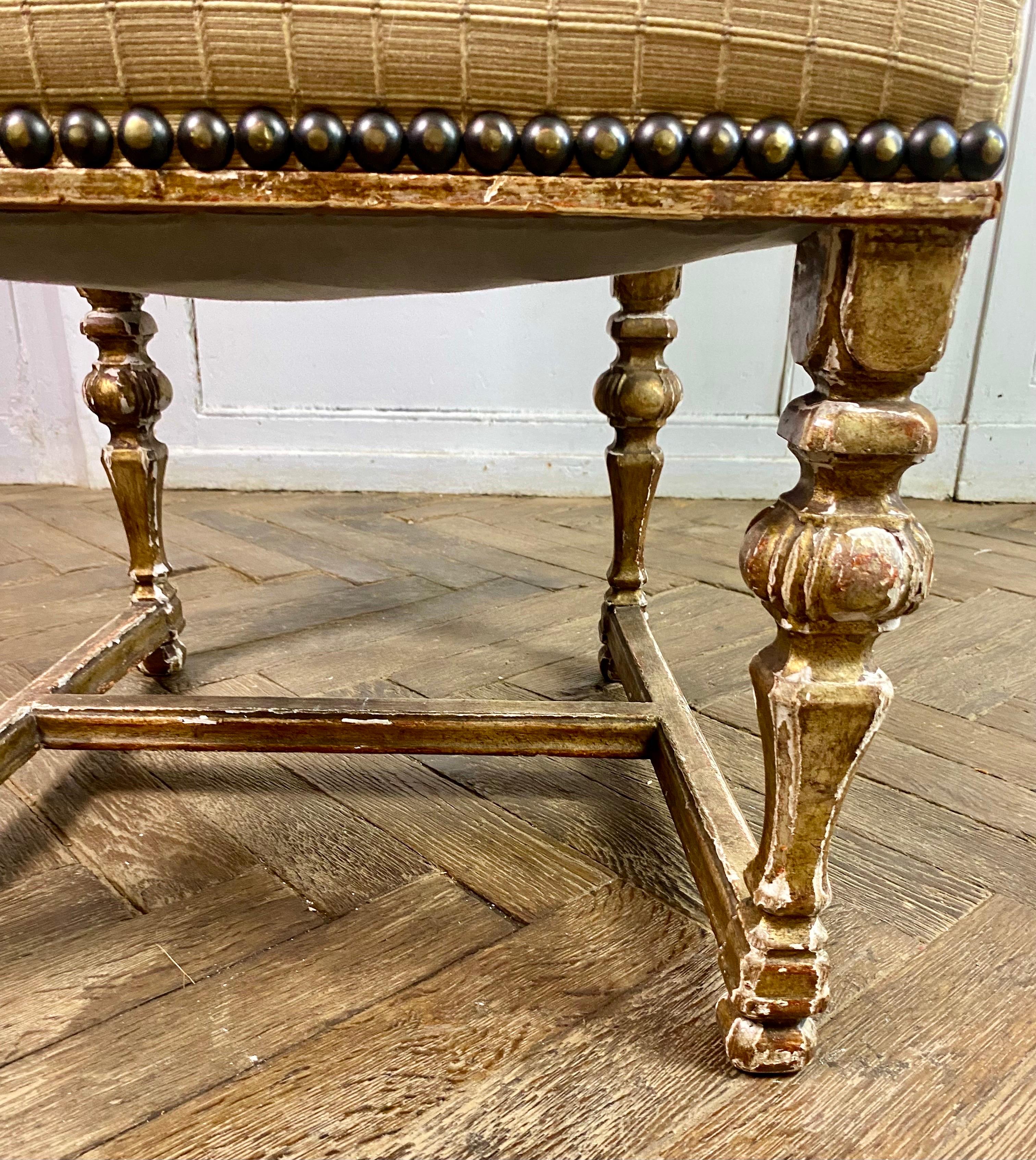 Satz von acht französischen gepolsterten Stühlen in goldenem Holz Louis XIV Style - 19. im Angebot 8