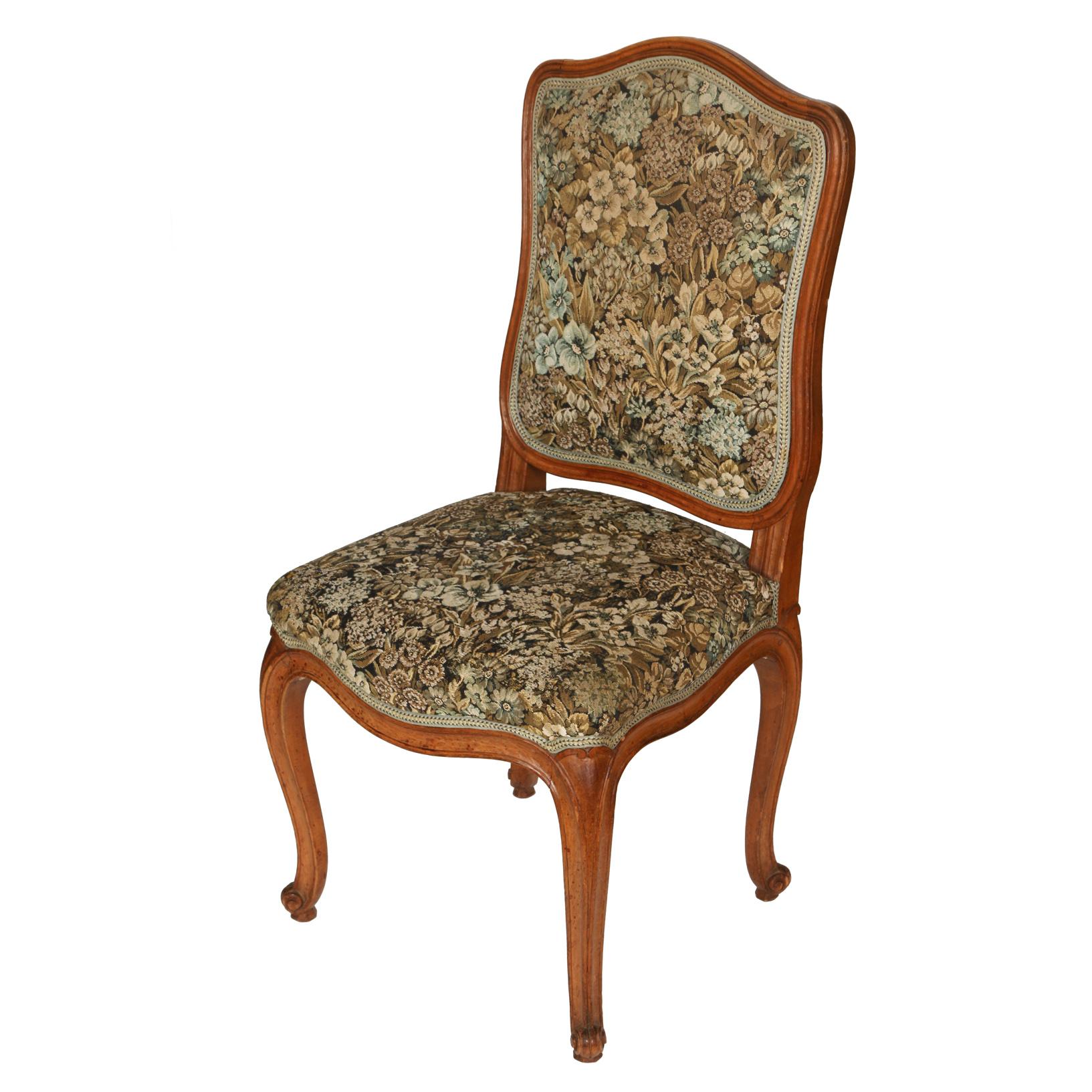Set of Eight French Upholstered Dining Chairs with Cabriole Leg In Good Condition For Sale In Locust Valley, NY