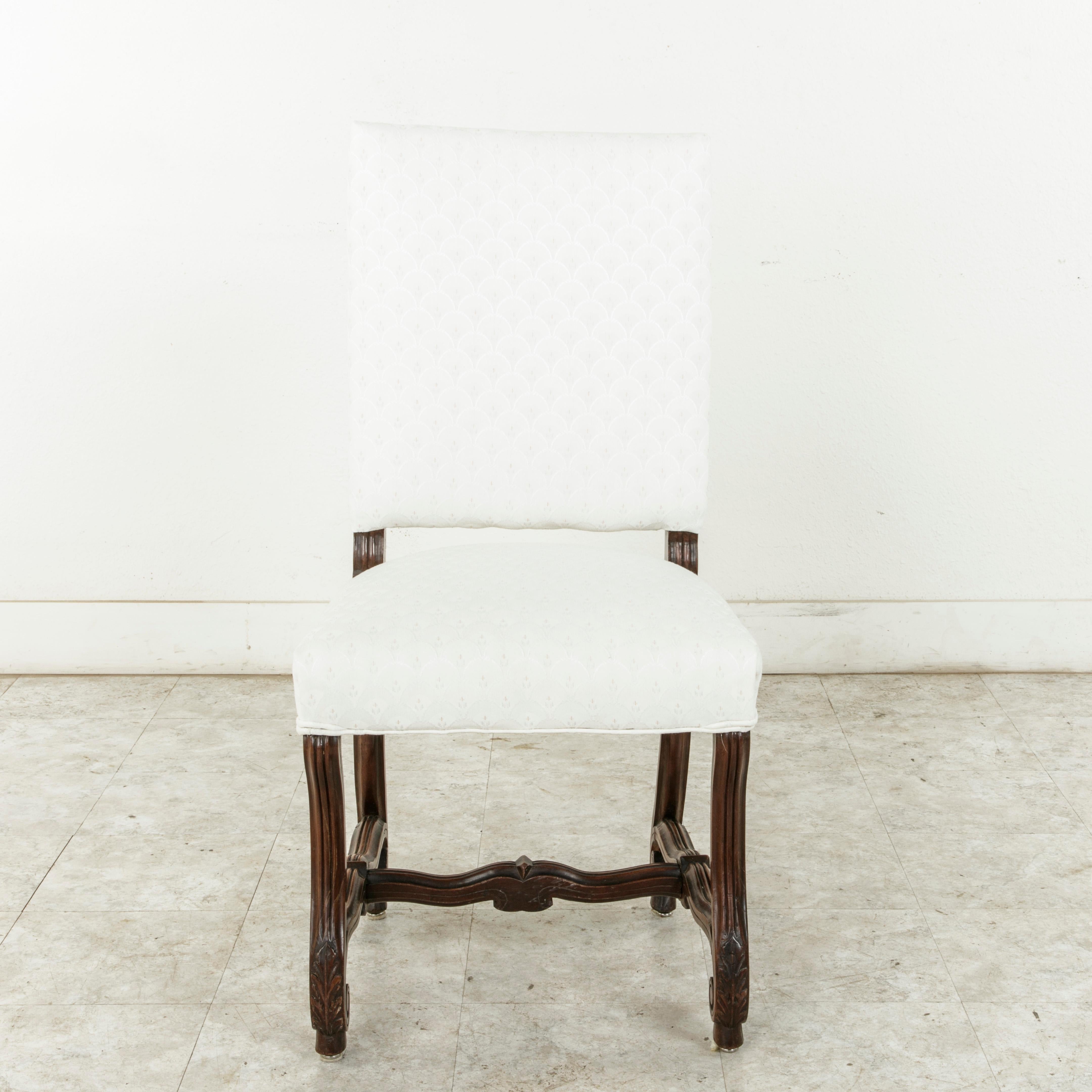 Louis XIV Set of Eight French Walnut Fluted Mutton Leg Side Chairs, Dining Chairs