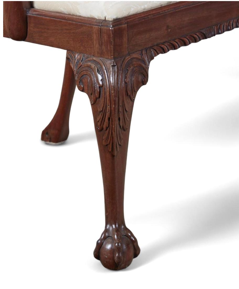 Ensemble de huit chaises de salle à manger en acajou sculpté de style George III en vente 5