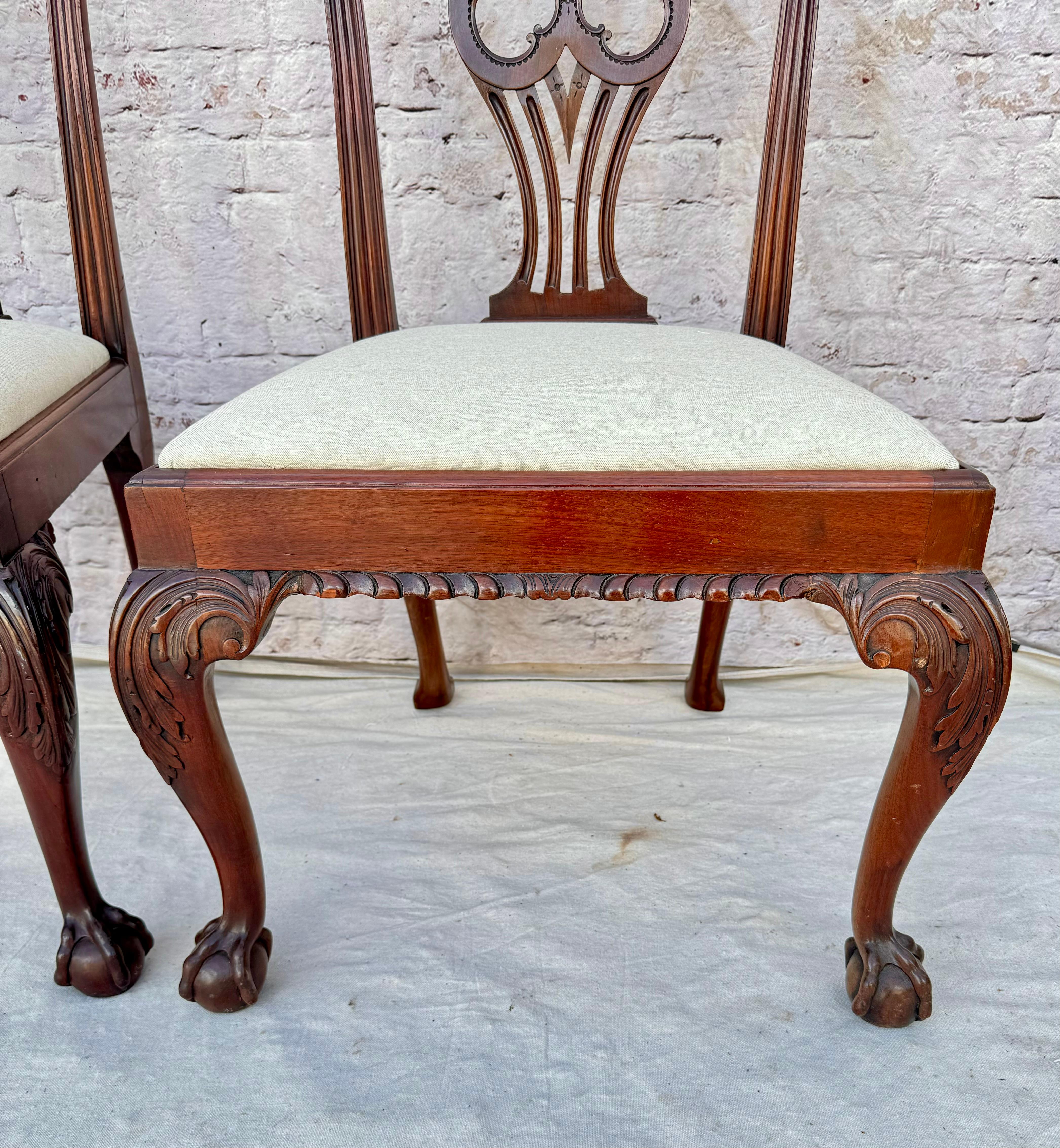 Ensemble de huit chaises de salle à manger en acajou sculpté de style George III en vente 9