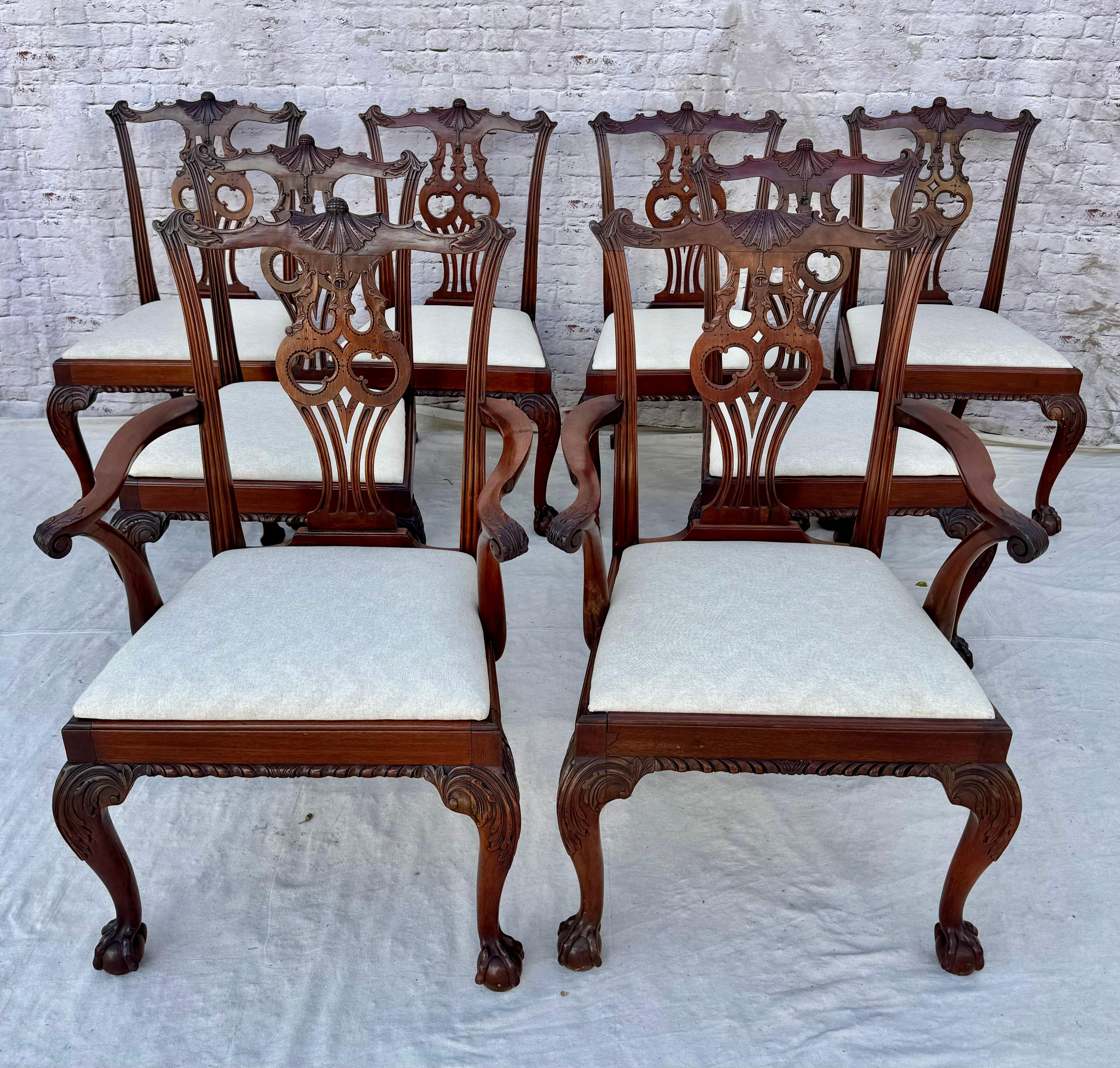Ensemble de huit chaises de salle à manger en acajou sculpté de style George III en vente 10