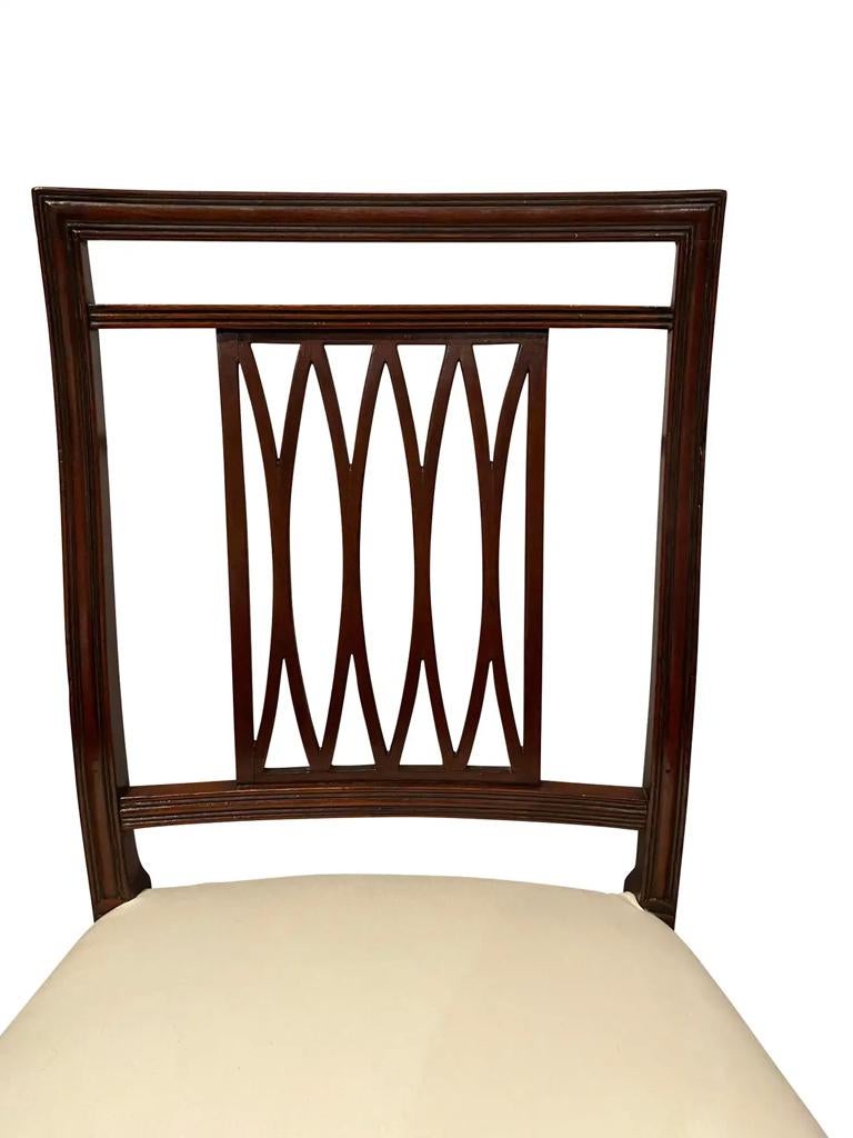 Set of Eight George III Style Mahogany Dining Chairs In Good Condition For Sale In Essex, MA