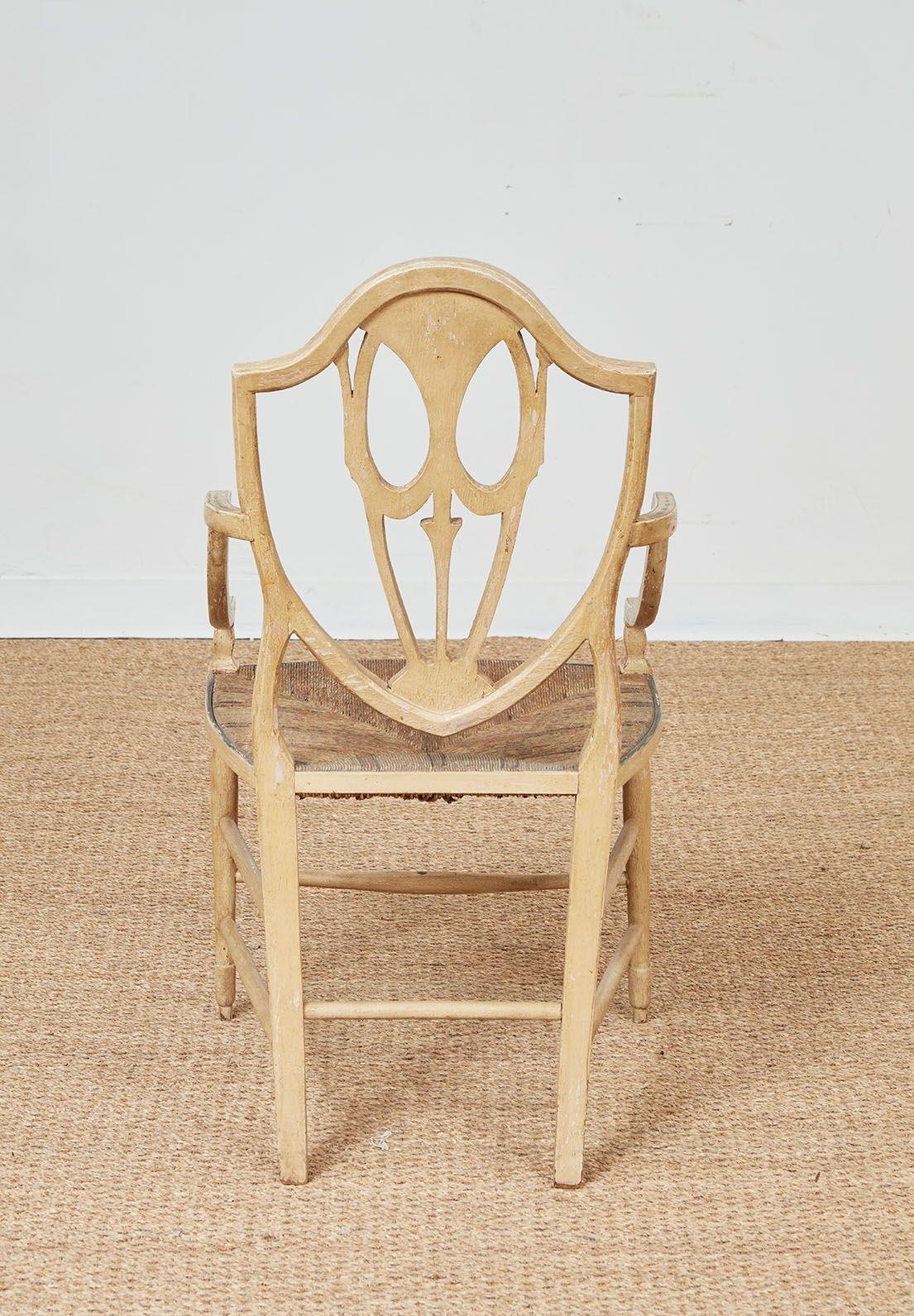 Ensemble de huit fauteuils géorgiens peints en vente 10