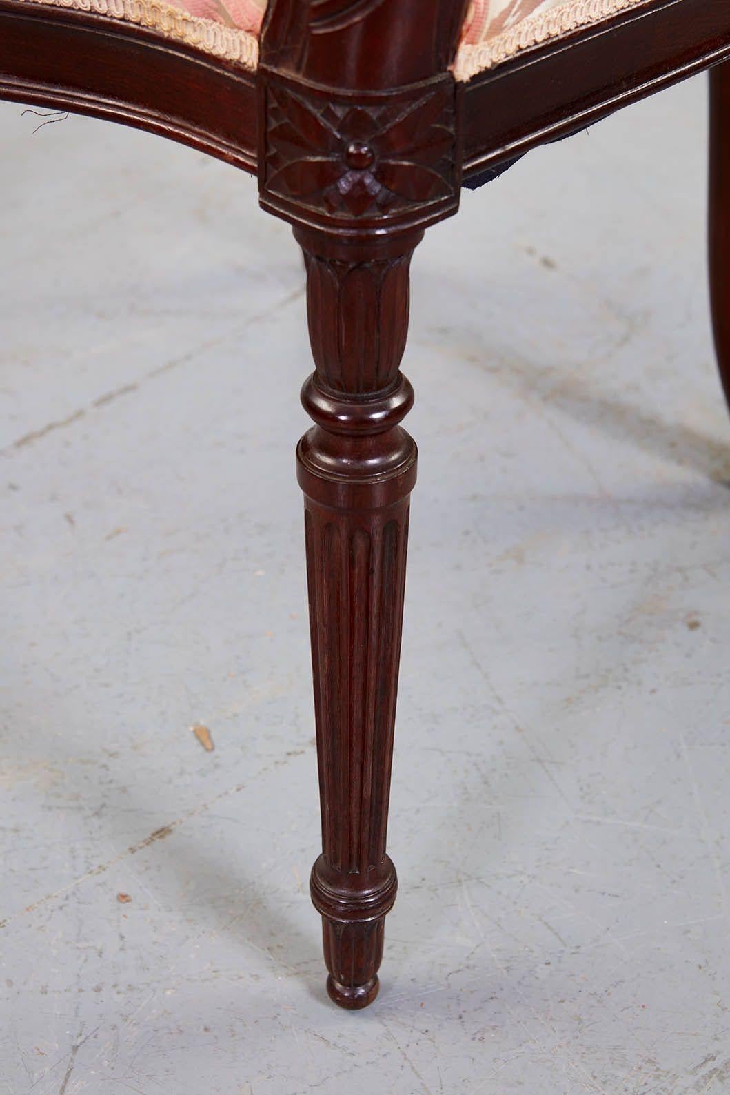 Set di otto poltrone in stile georgiano in vendita 6
