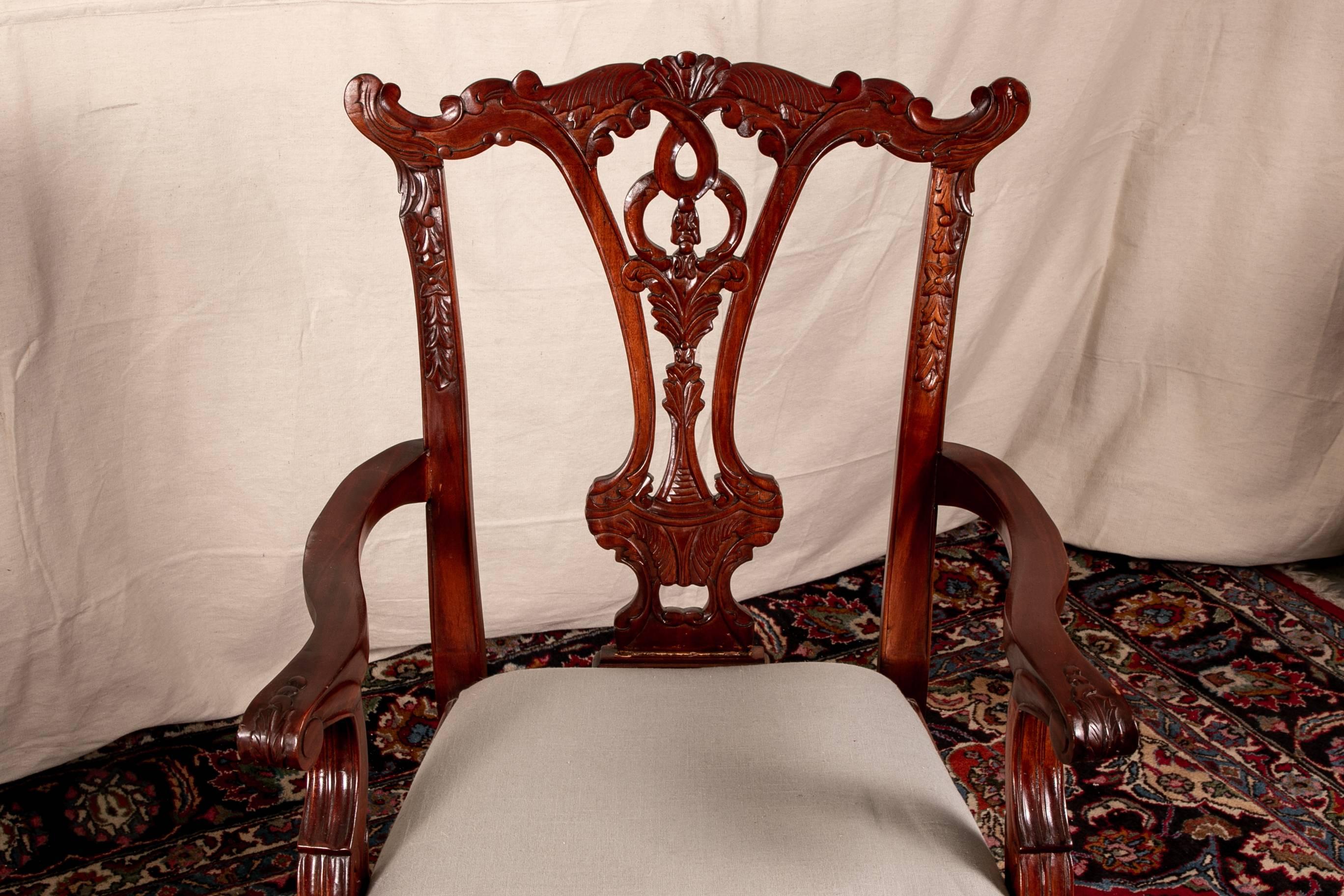 20th Century Set of Eight Georgian Style Carved Mahogany Dining Chairs