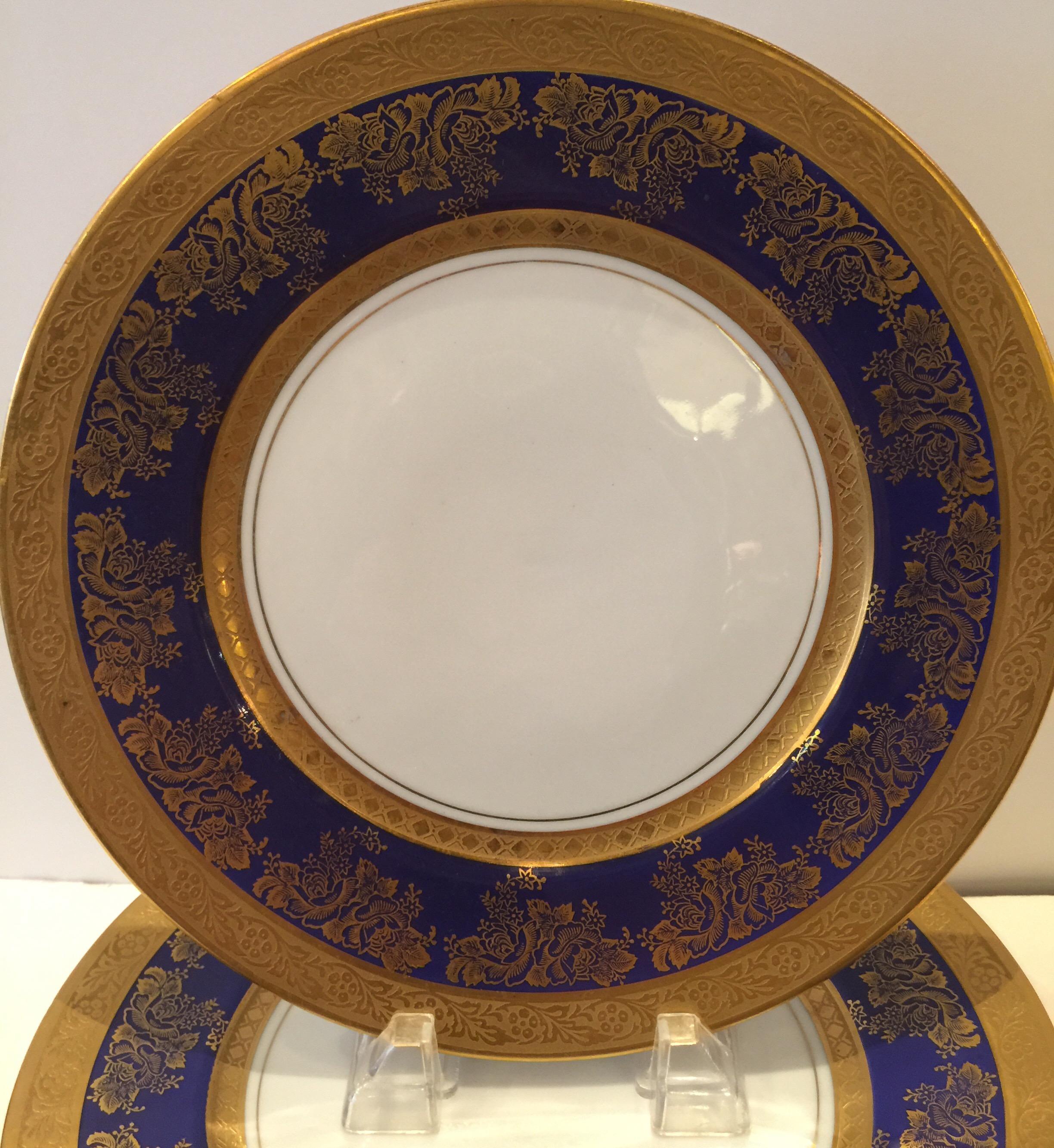 Set of eight gold and cobalt blue service/dinner plates Royal Doulton, circa 1900-1920
Dimensions: 11 inches.
